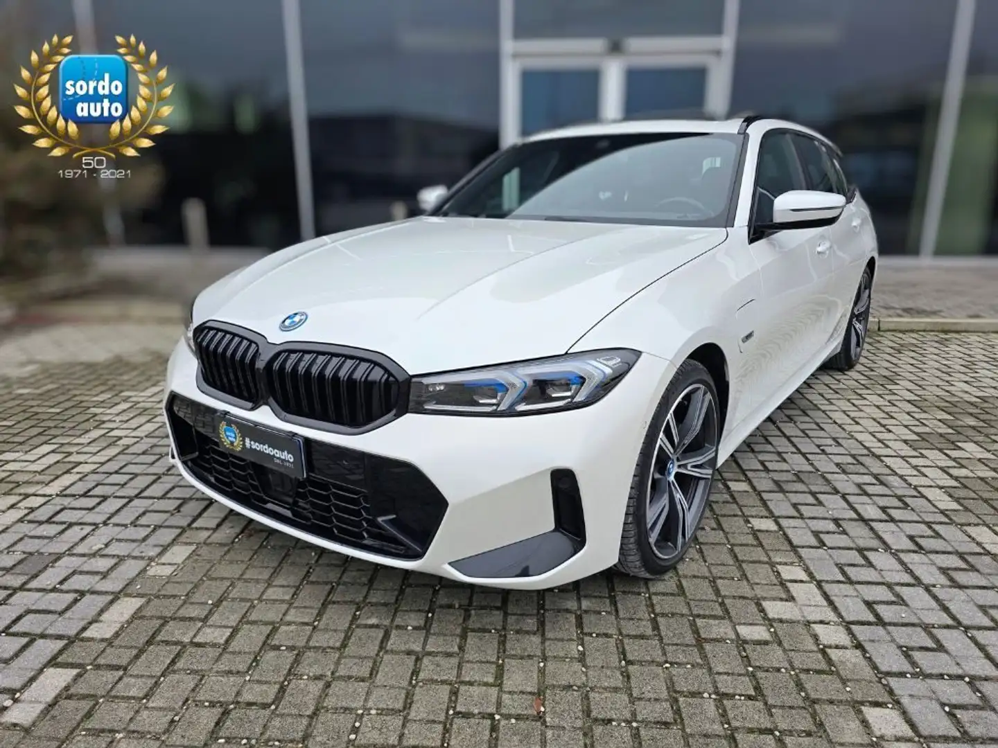 BMW 330 e Touring Msport Blanc - 1