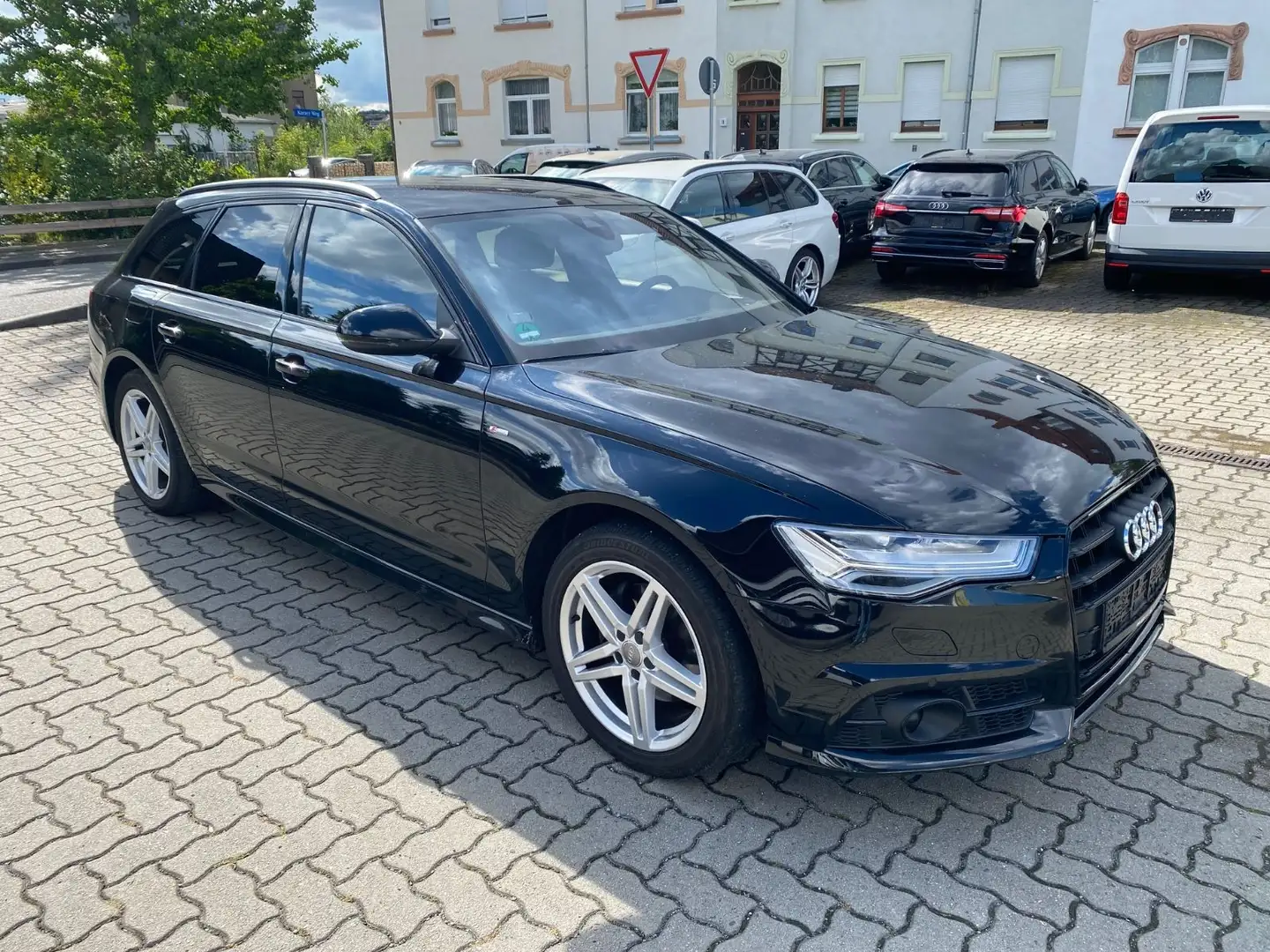Audi A6 Avant 2.0 TDI S-Line / LED / AHZV Schwarz - 1