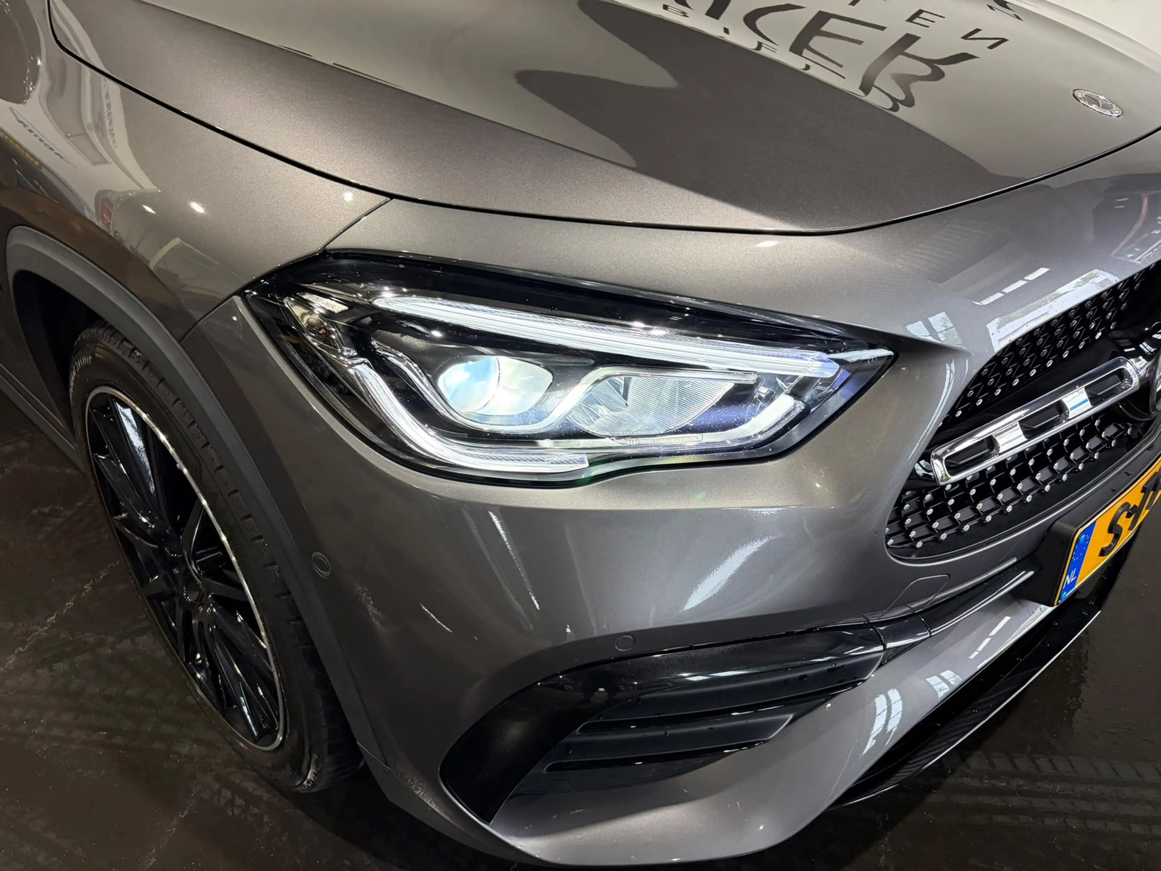Mercedes-Benz GLA 180 AMG Line — photo 8