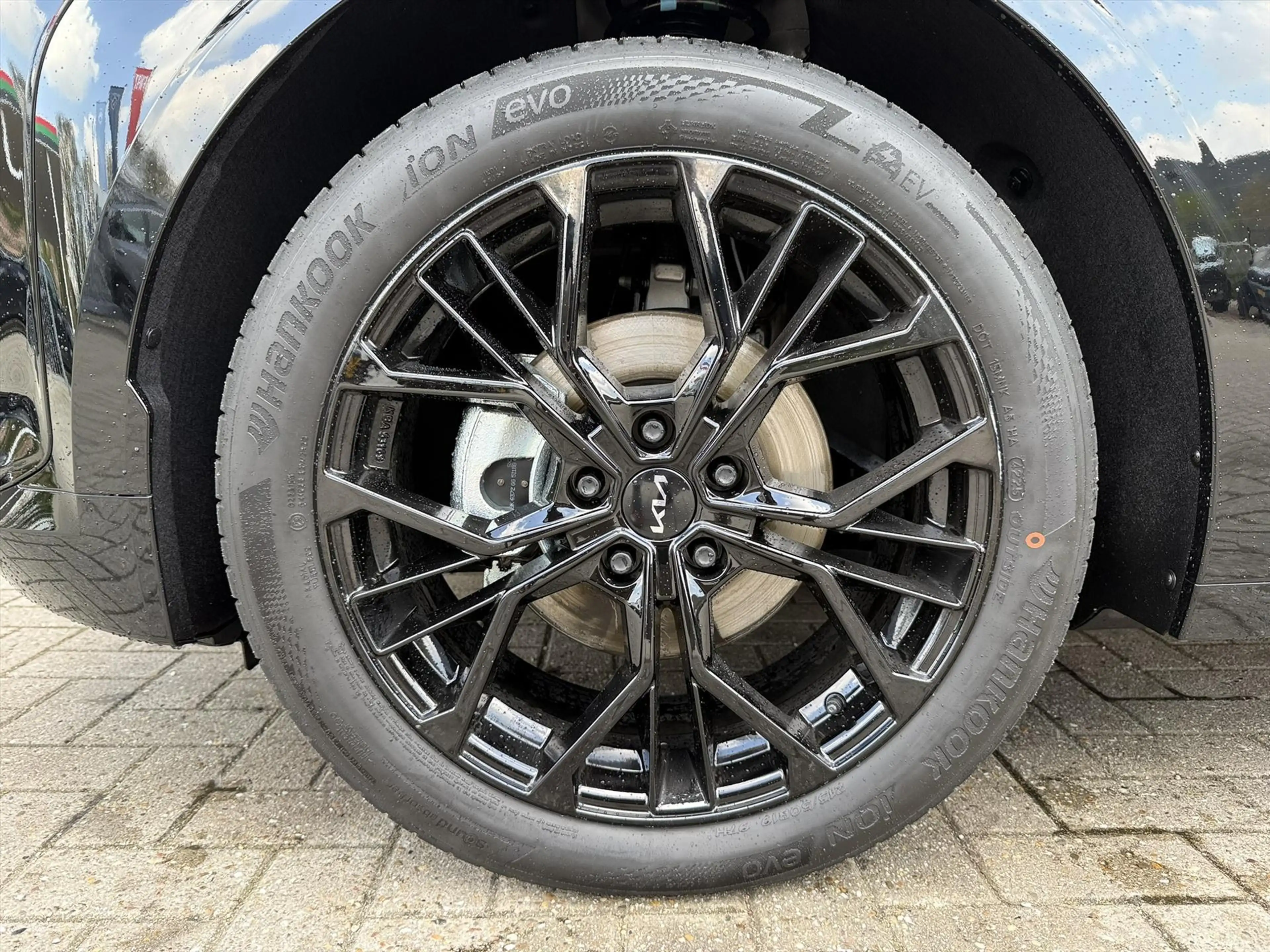 Kia EV3 81,4 kWh 204pk GT-Line Business Edition | Black Pa — photo 8