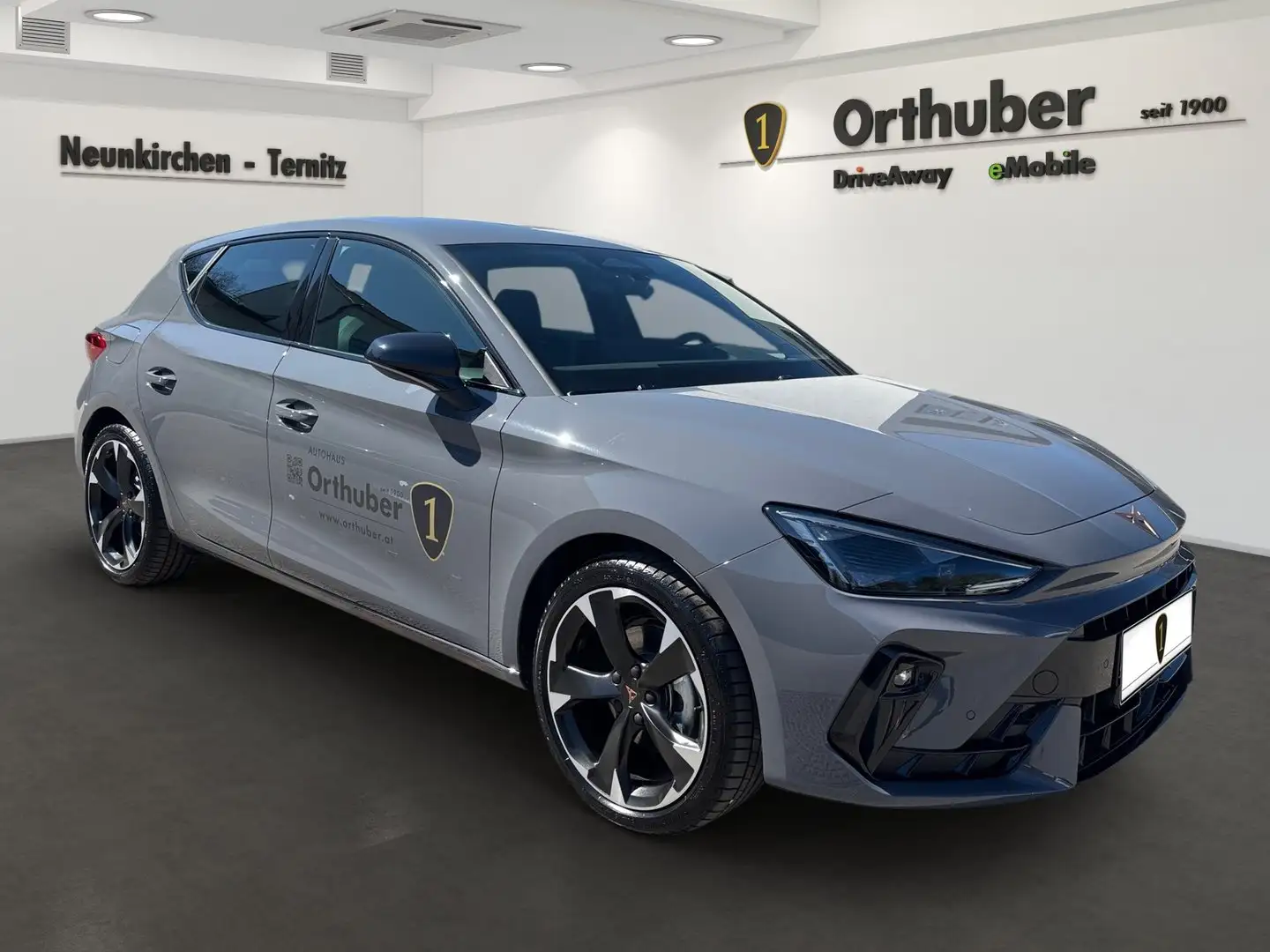 CUPRA Leon 1.5 eTSI DSG ACT Grau - 2