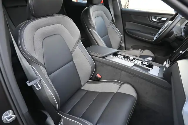 Volvo XC60 view 14