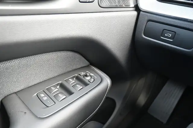 Volvo XC60 view 27