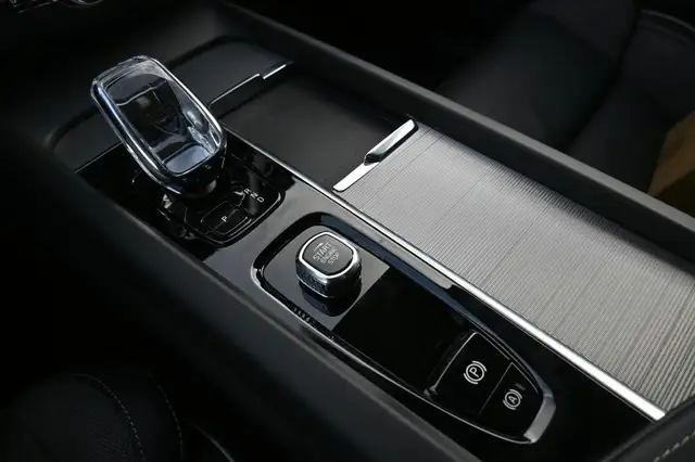 Volvo XC60 view 24