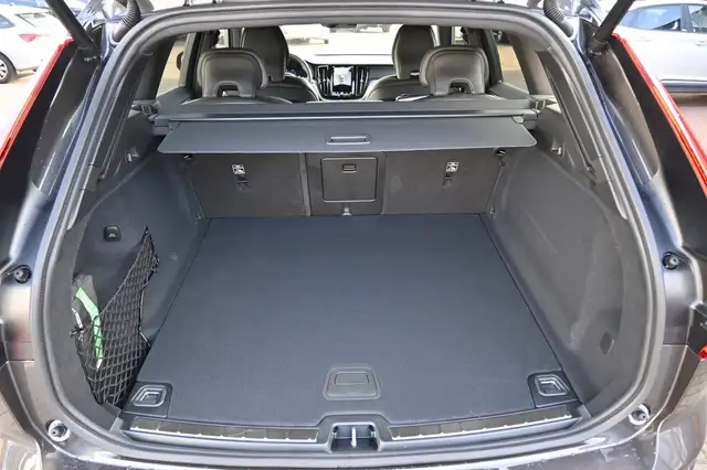 Volvo XC60 view 16
