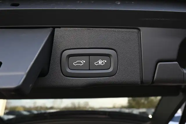 Volvo XC60 view 19