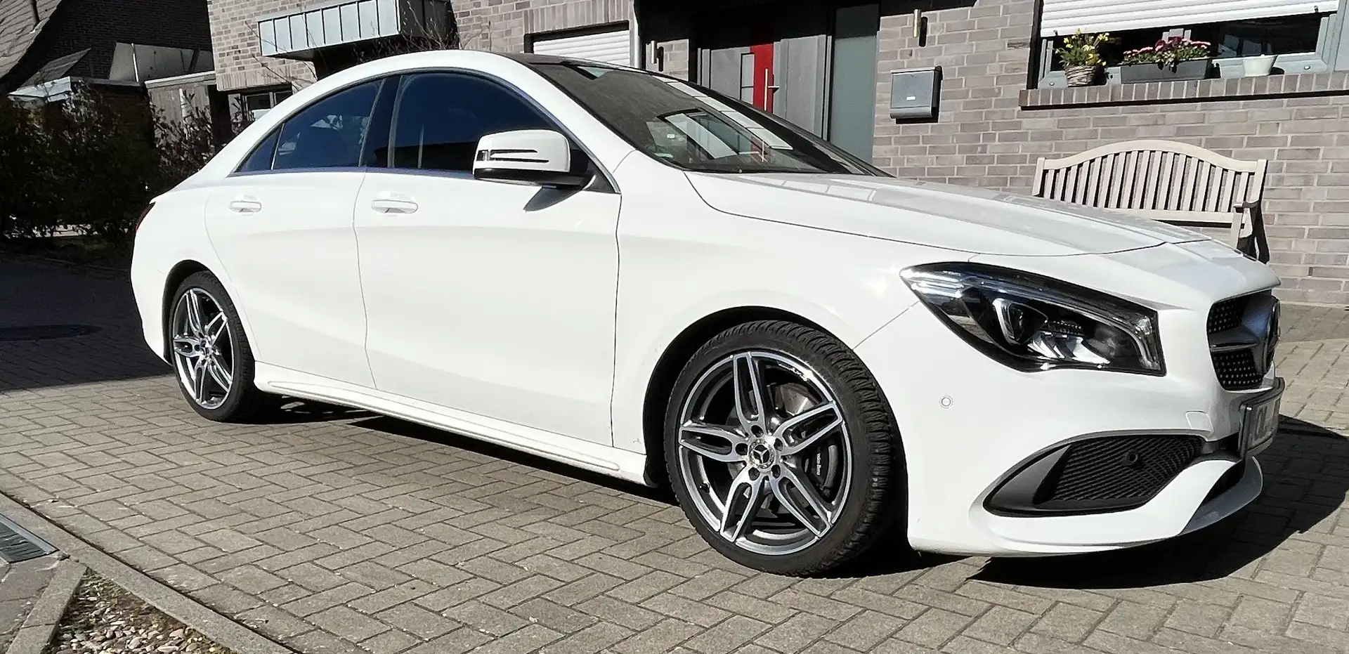Mercedes-Benz CLA 250 CLA 250 4Matic 7G-DCT AMG Line Blanco - 1