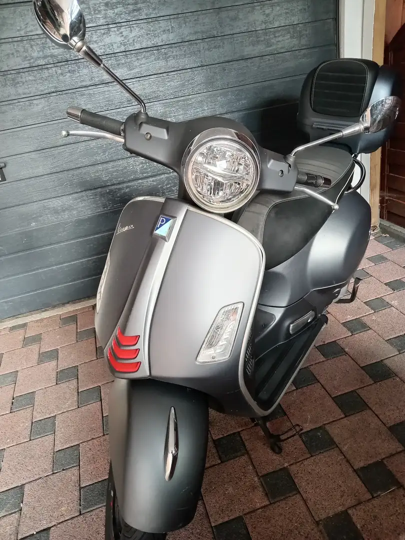 Vespa GTS Super 300 Szürke - 1