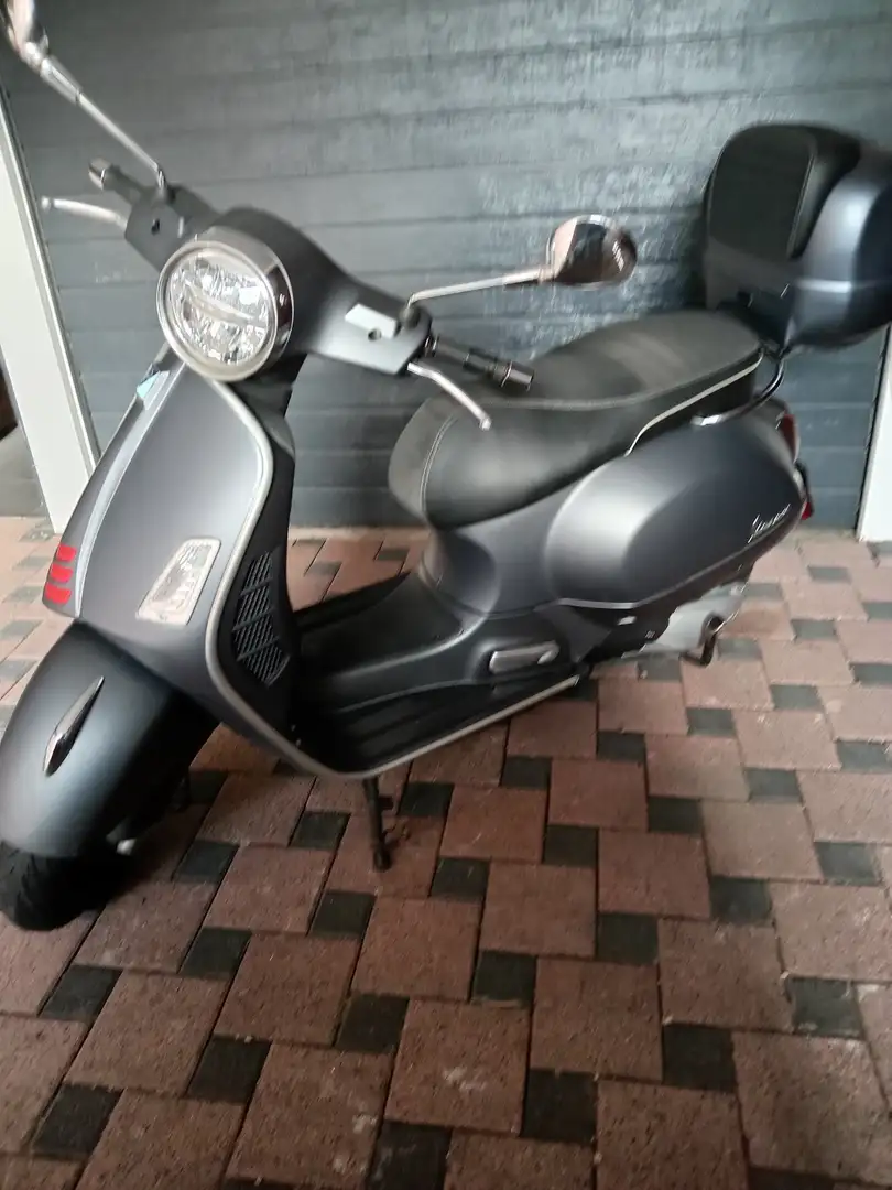 Vespa GTS Super 300 Szürke - 2