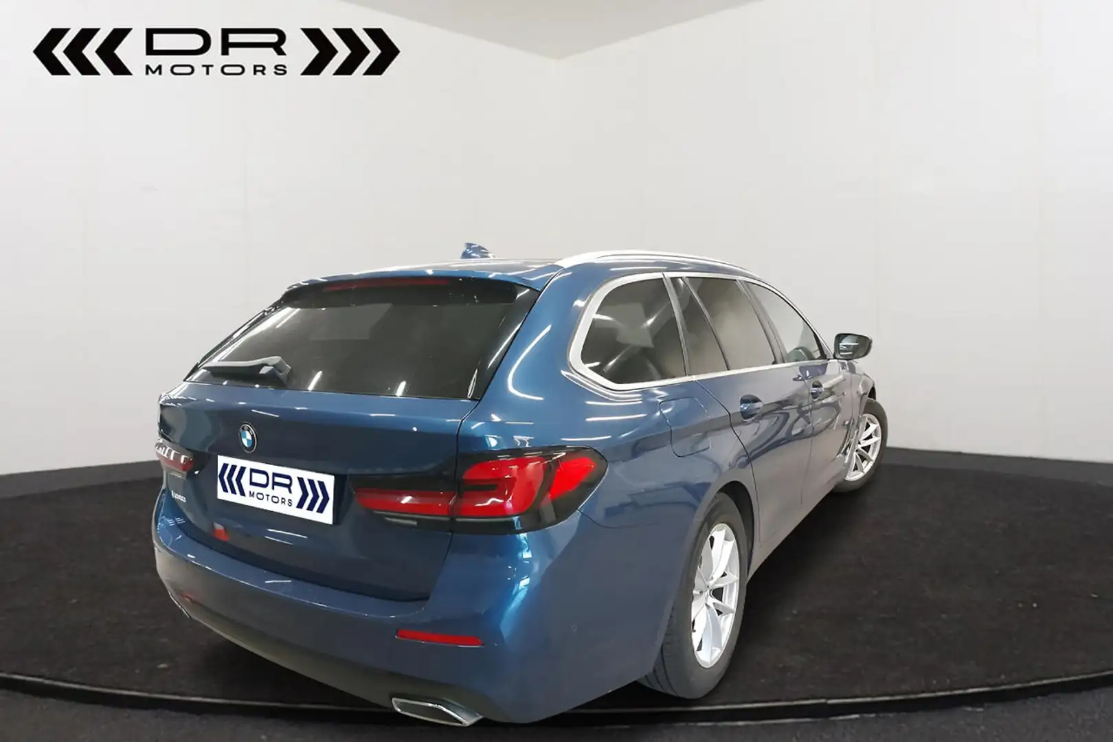 BMW 518 dA TOURING - LEDER - CARPLAY - COMFORT ACCES Blauw - 2