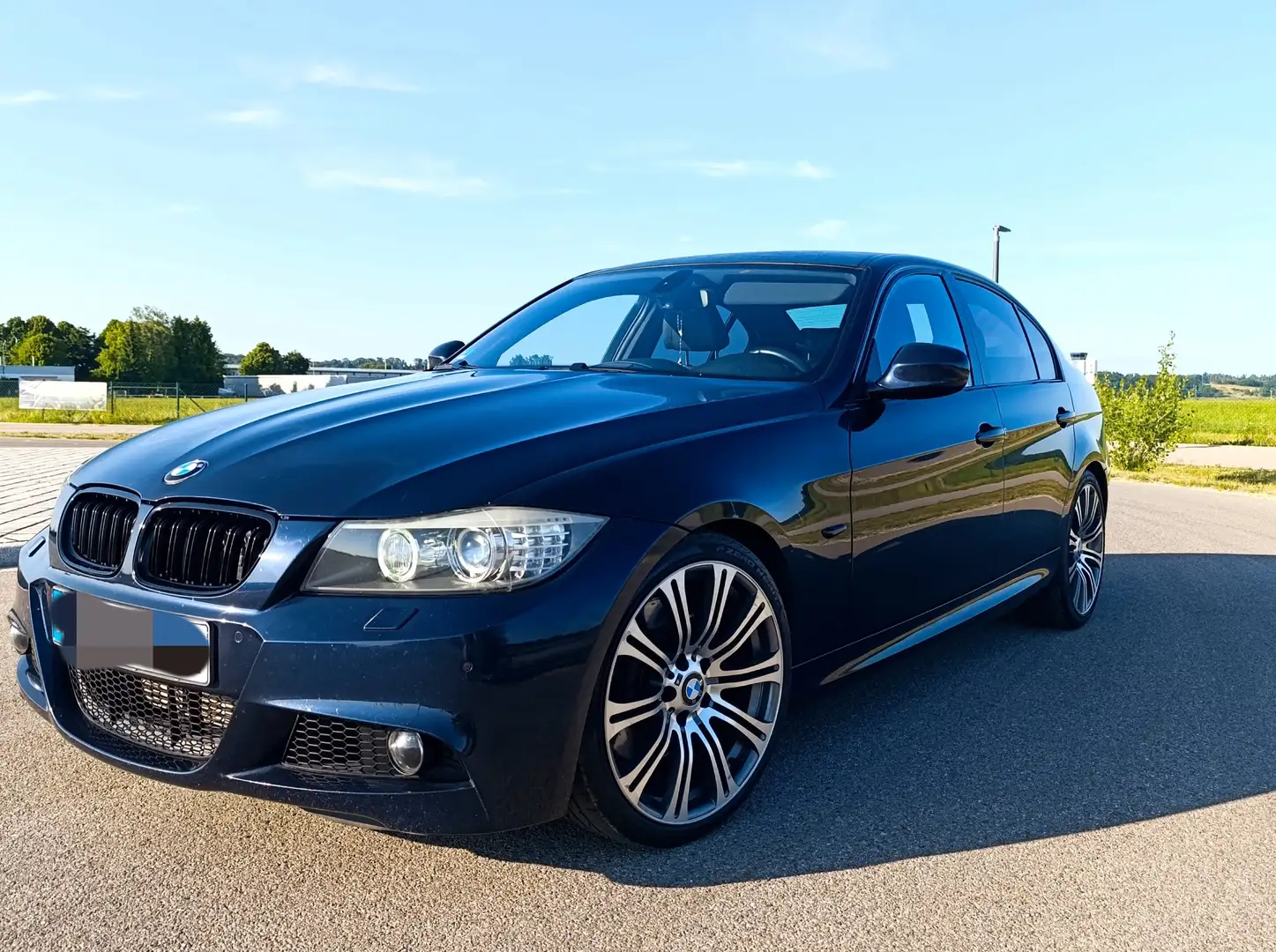 BMW 330 DPF, CIC, M-Paket, Keyless Blauw - 1