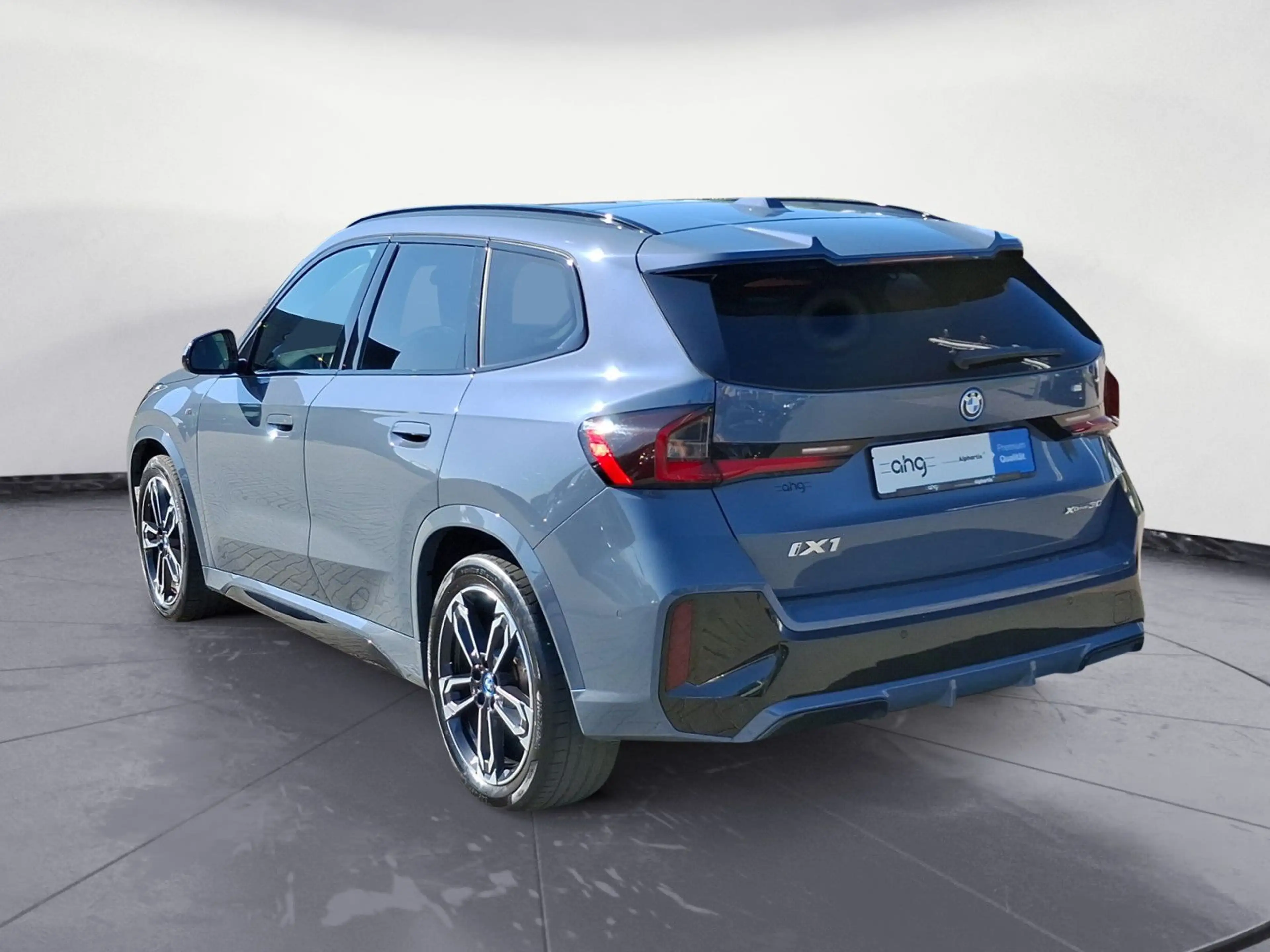 BMW iX1 xDrive30 M-Sport Pro Pano Harman Travel — photo 4