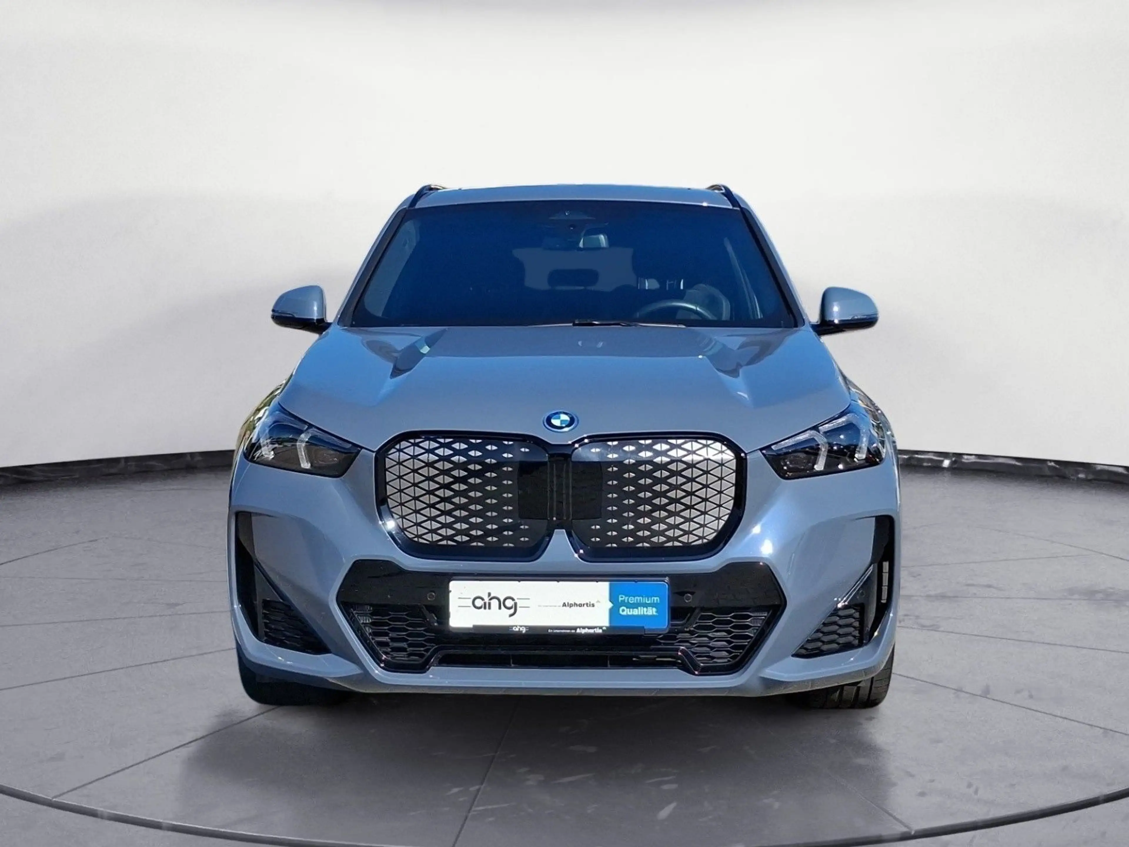BMW iX1 xDrive30 M-Sport Pro Pano Harman Travel — photo 8