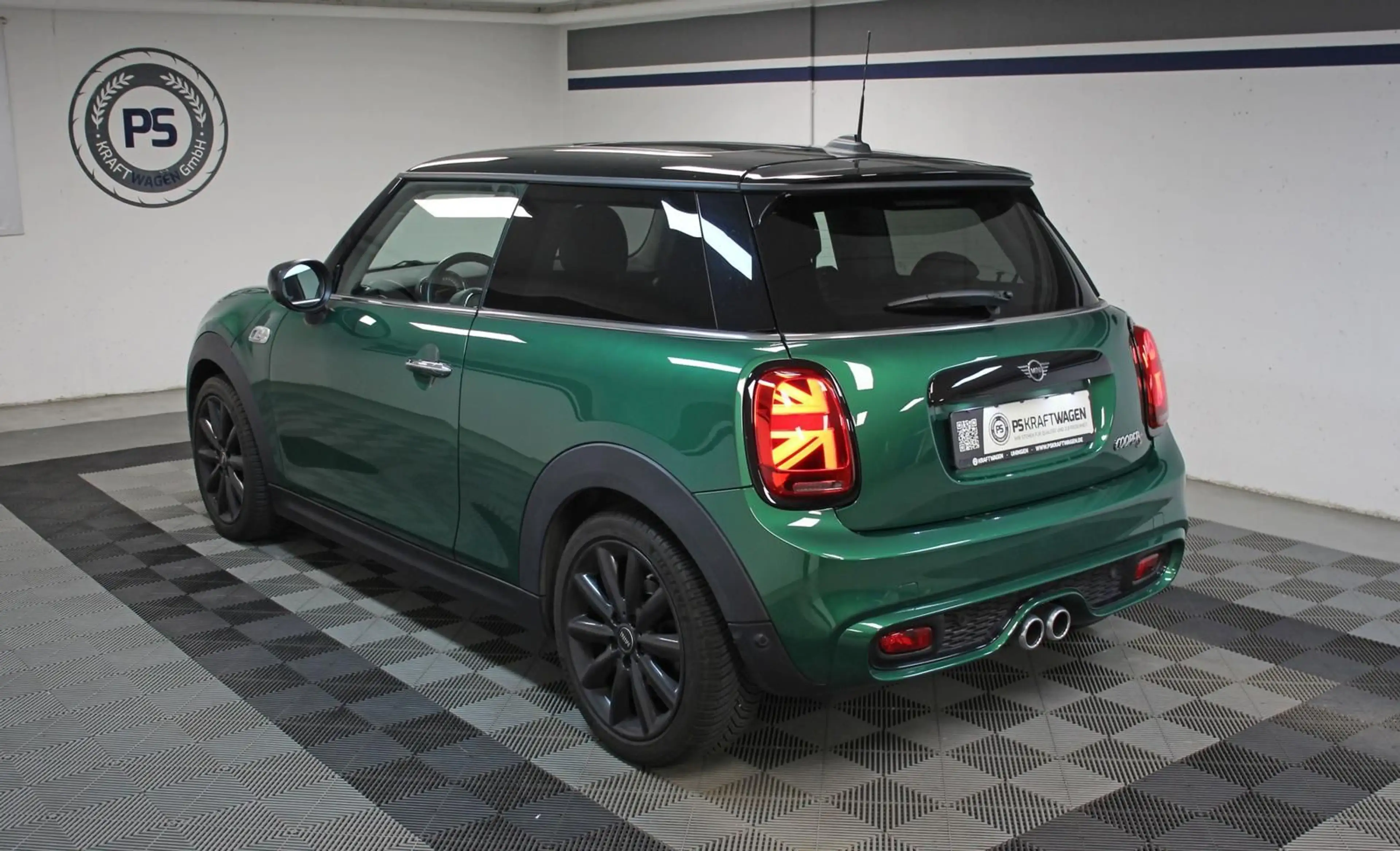 MINI Cooper S LED BT SHZ TEMP PANO LEDER 1.HAND ! — photo 4