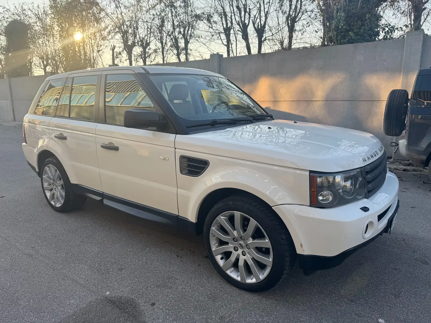 Land Rover Range Rover Sport 2.7 tdV6 HSE auto Weiß - 2