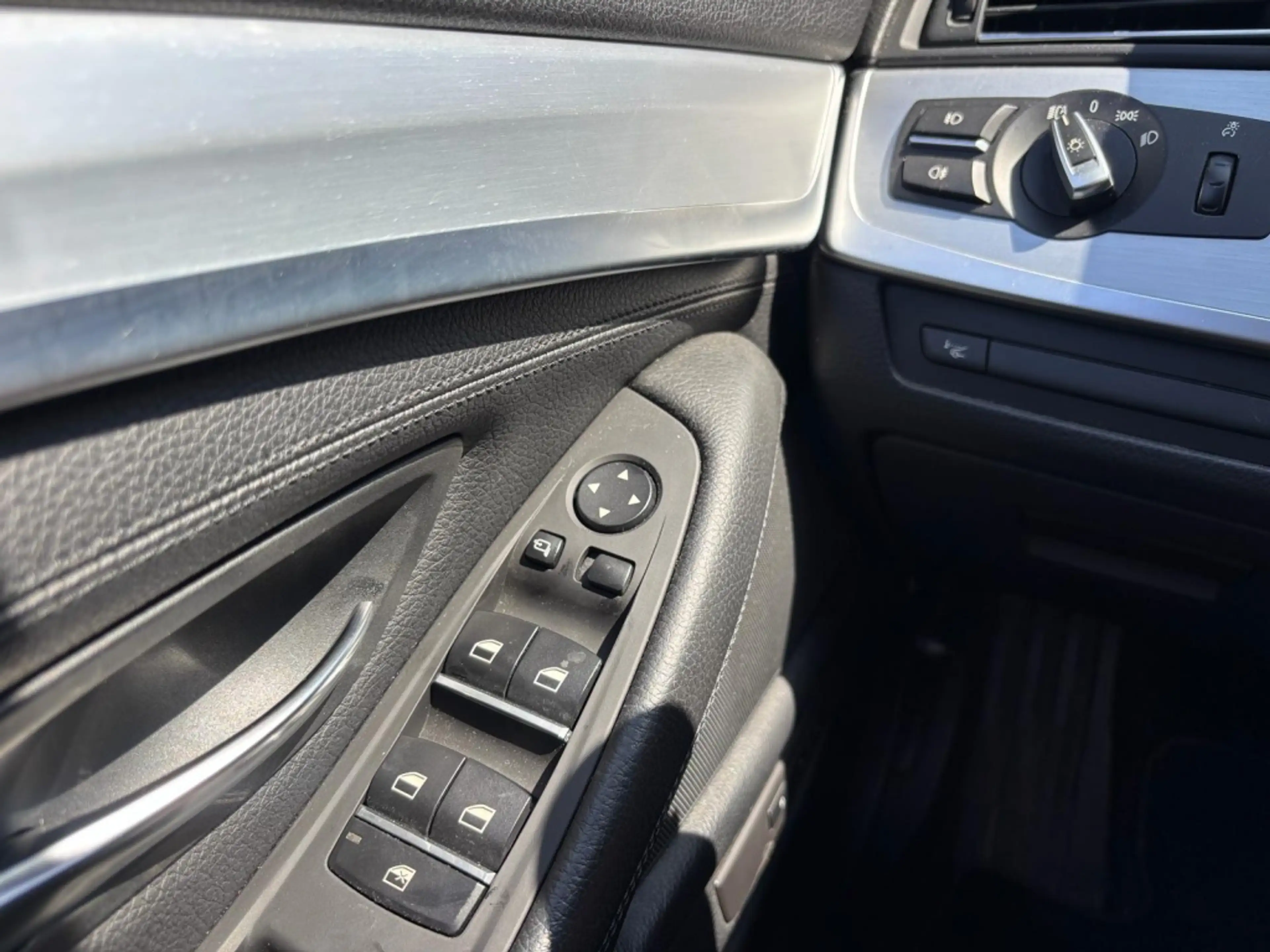 BMW 523 5-serie Touring 523i High Executive 2011 Youngtime — photo 15