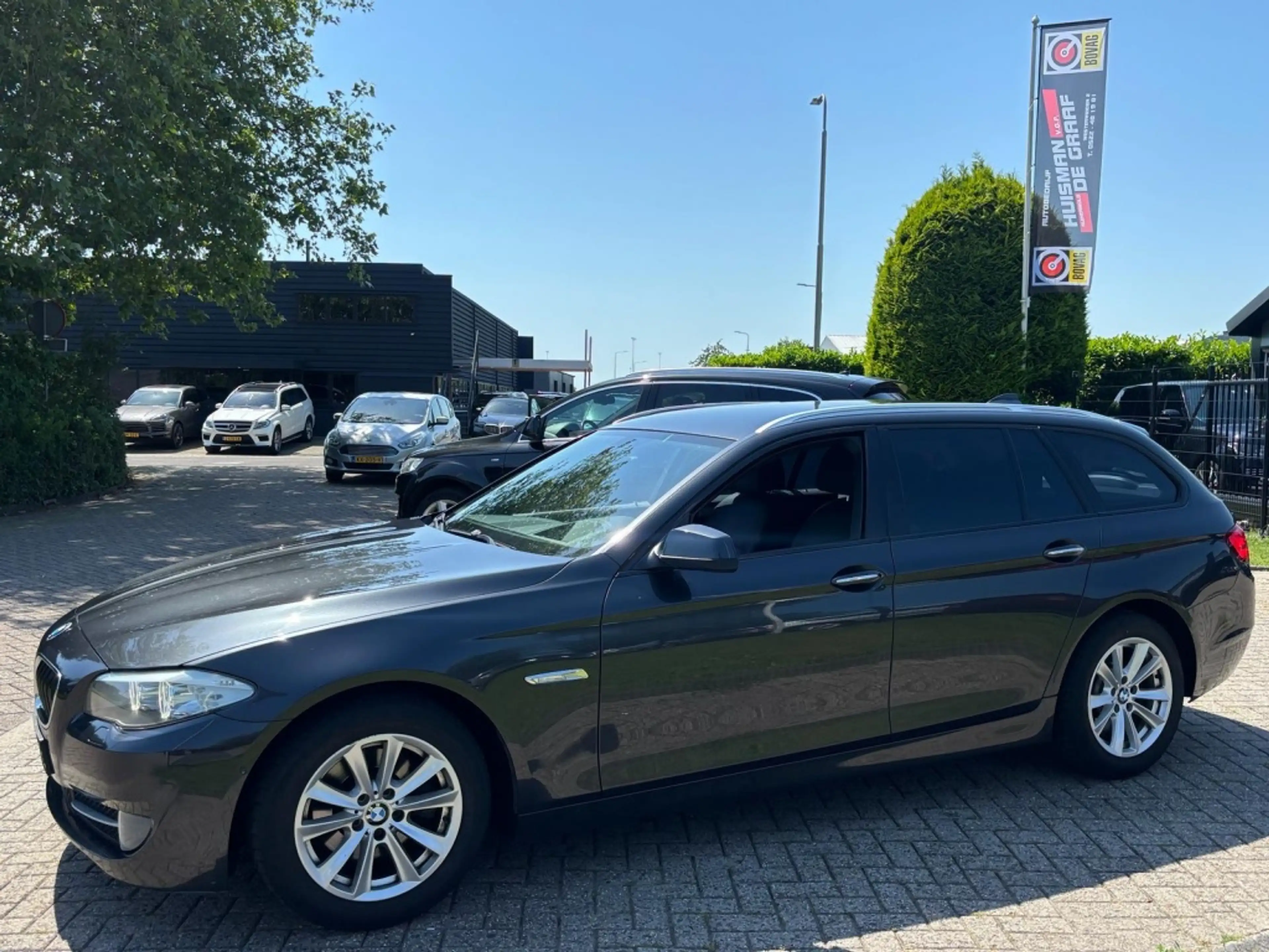 BMW 523 5-serie Touring 523i High Executive 2011 Youngtime — photo 4