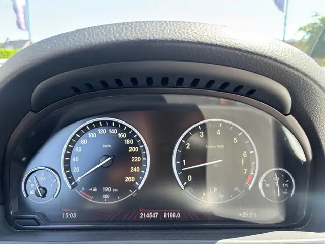 BMW 5 Series view 14
