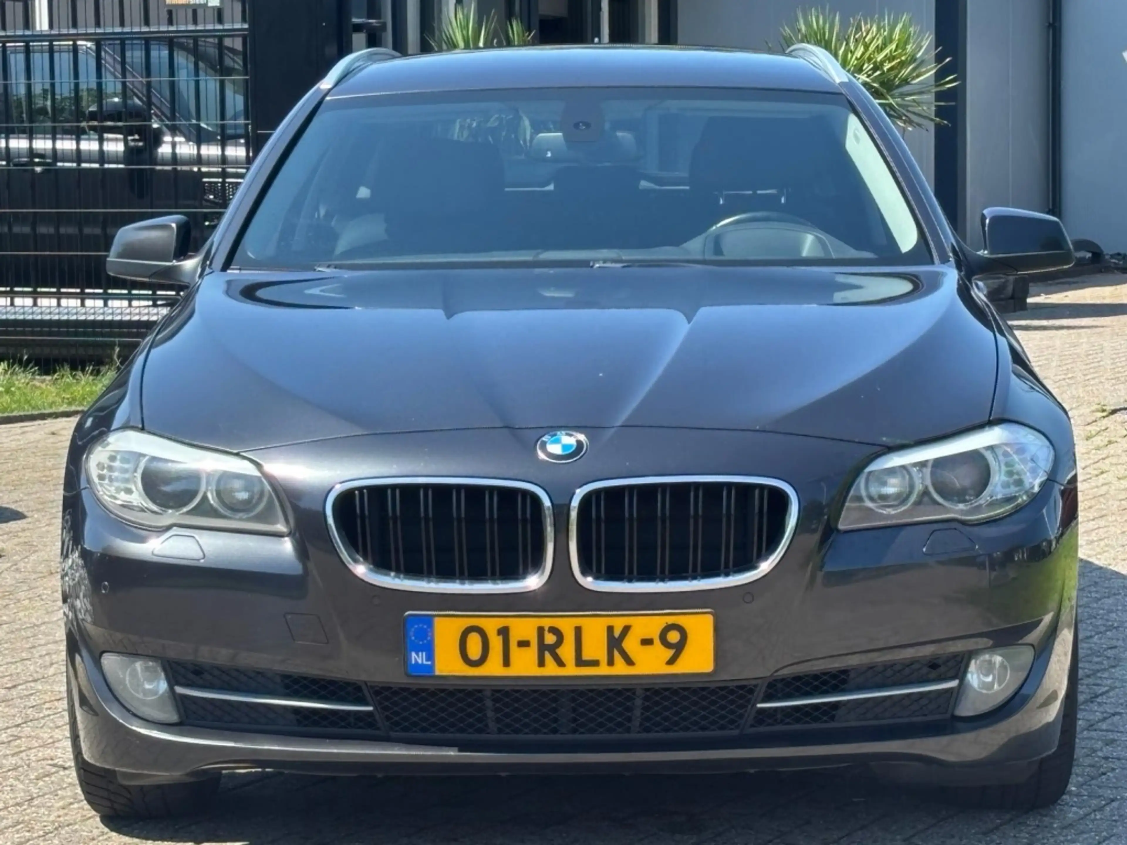 BMW 523 5-serie Touring 523i High Executive 2011 Youngtime — photo 5