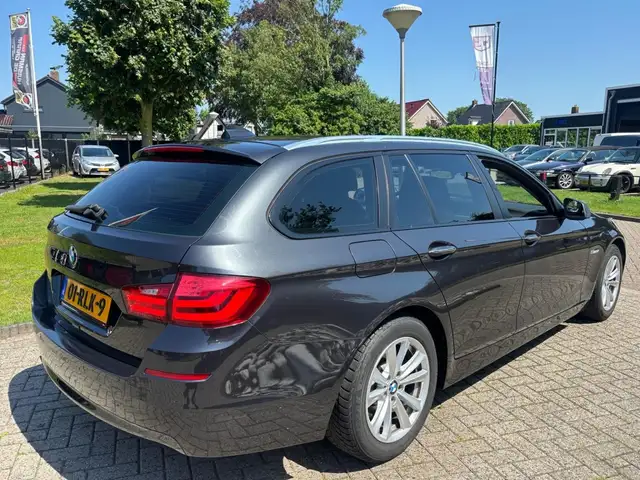 BMW 5 Series view 7