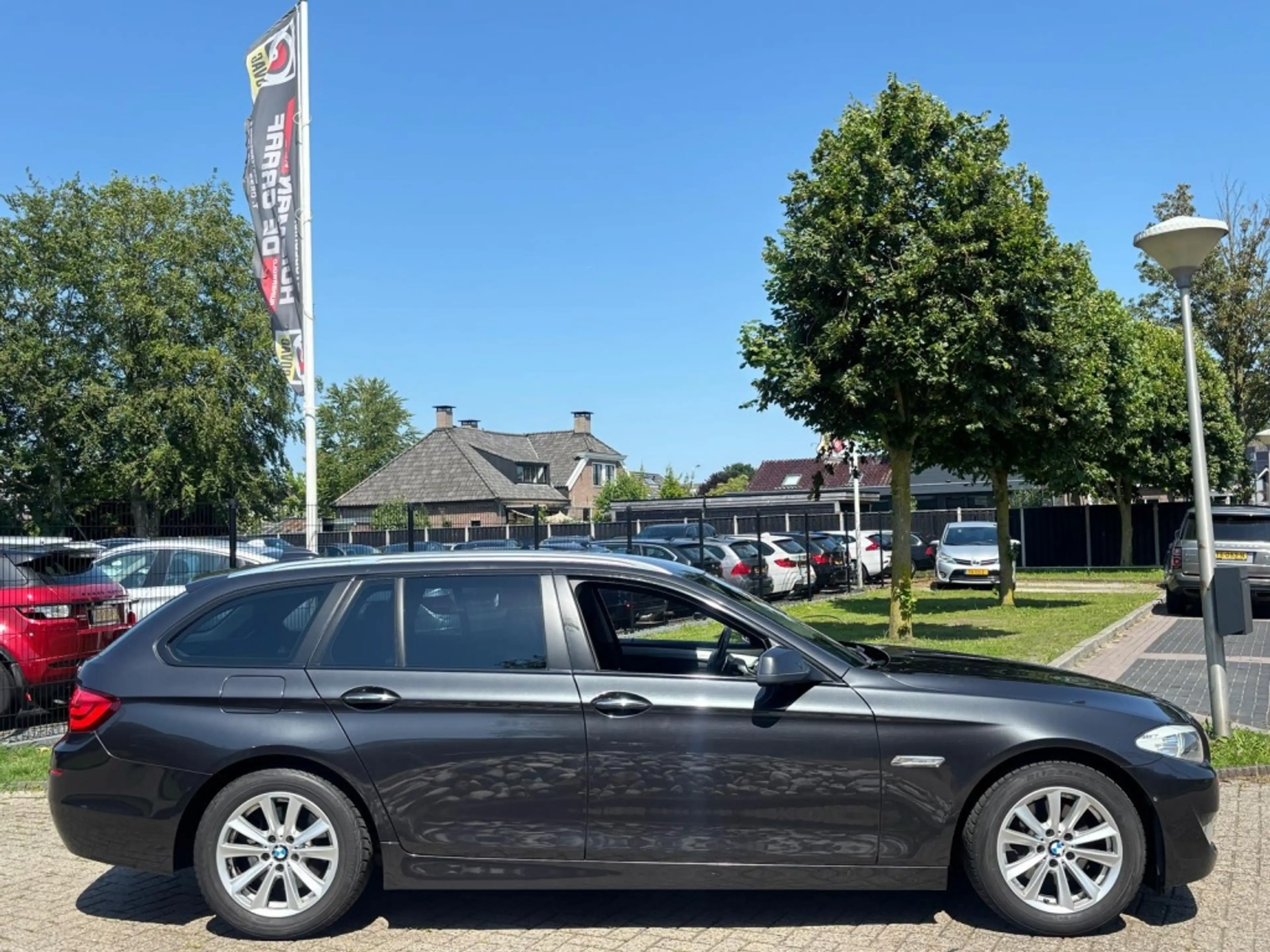BMW 523 5-serie Touring 523i High Executive 2011 Youngtime — photo 3