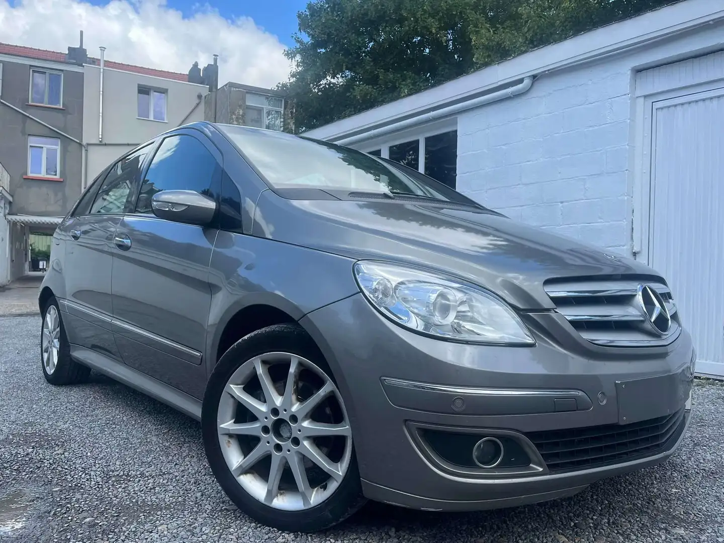 Mercedes-Benz B 180 B 180 CDI * MARCHANDS / EXPORT * CAPT AR * Grau - 1