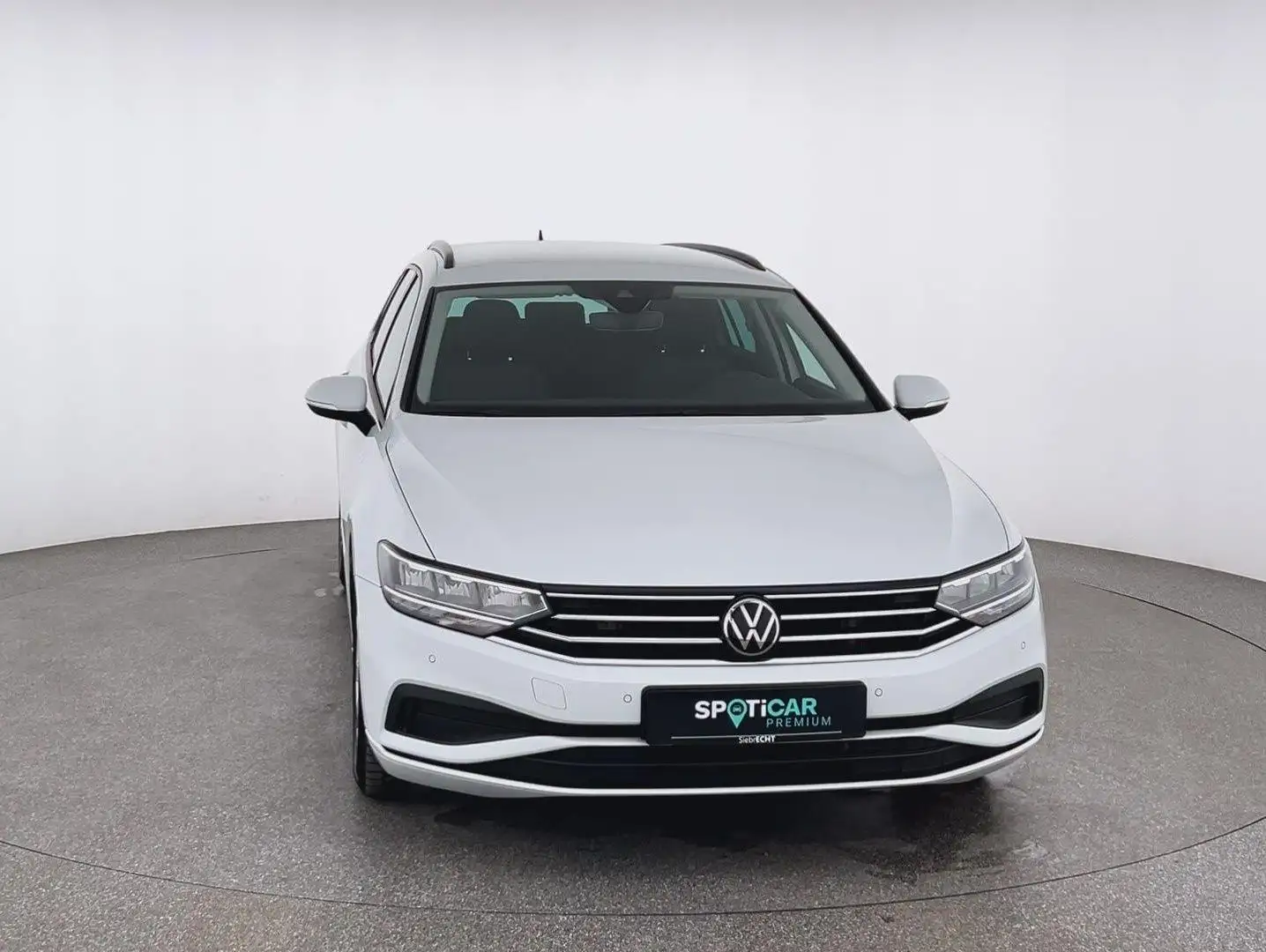 Volkswagen Passat Variant 1.5 TSI*NAVI*SHZ*RFK*uvm Wit - 2