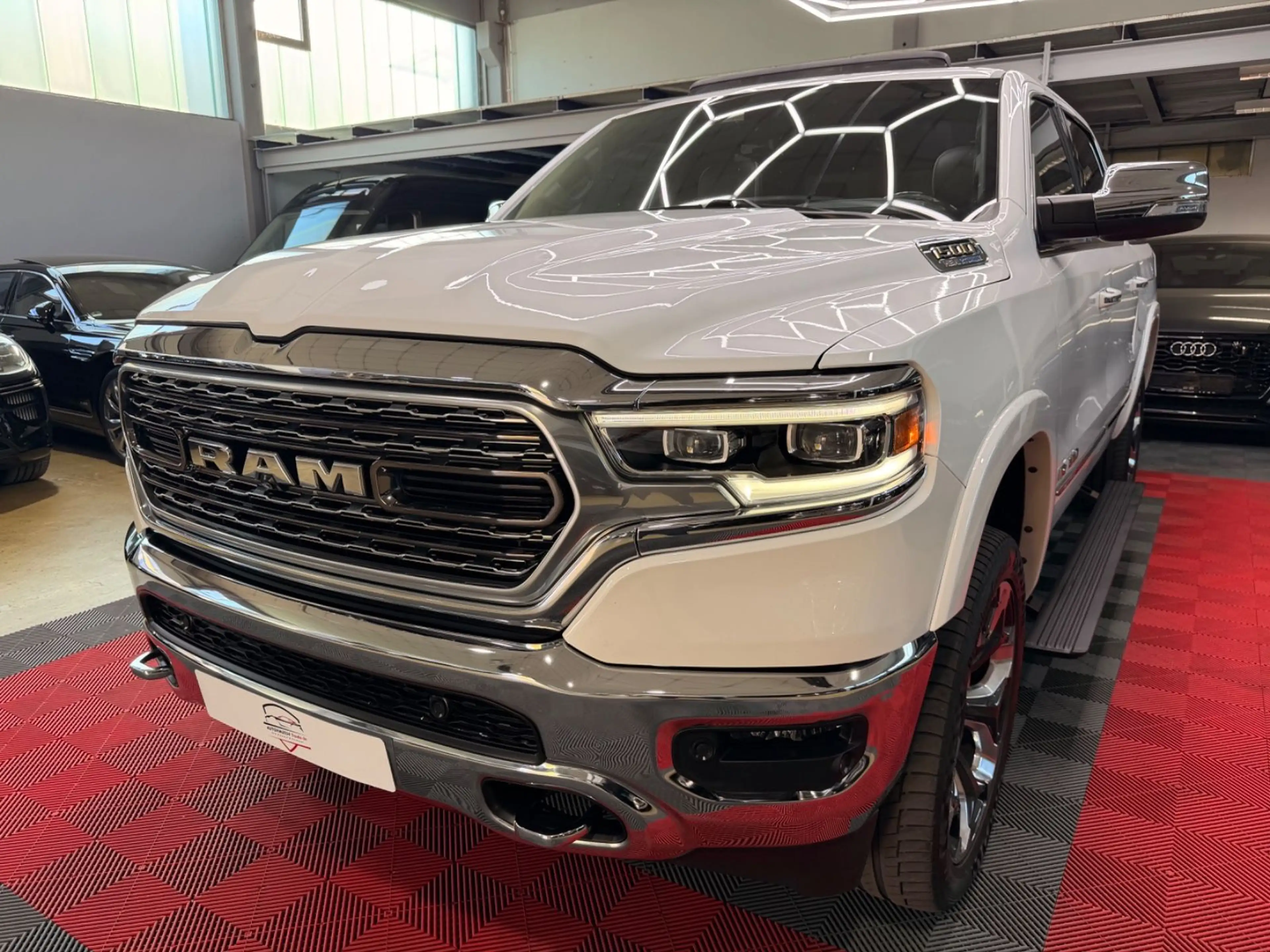 Dodge RAM 1500 5.7 4X4 LIMITED LPG Pano HUD RAM-BOX — photo 3