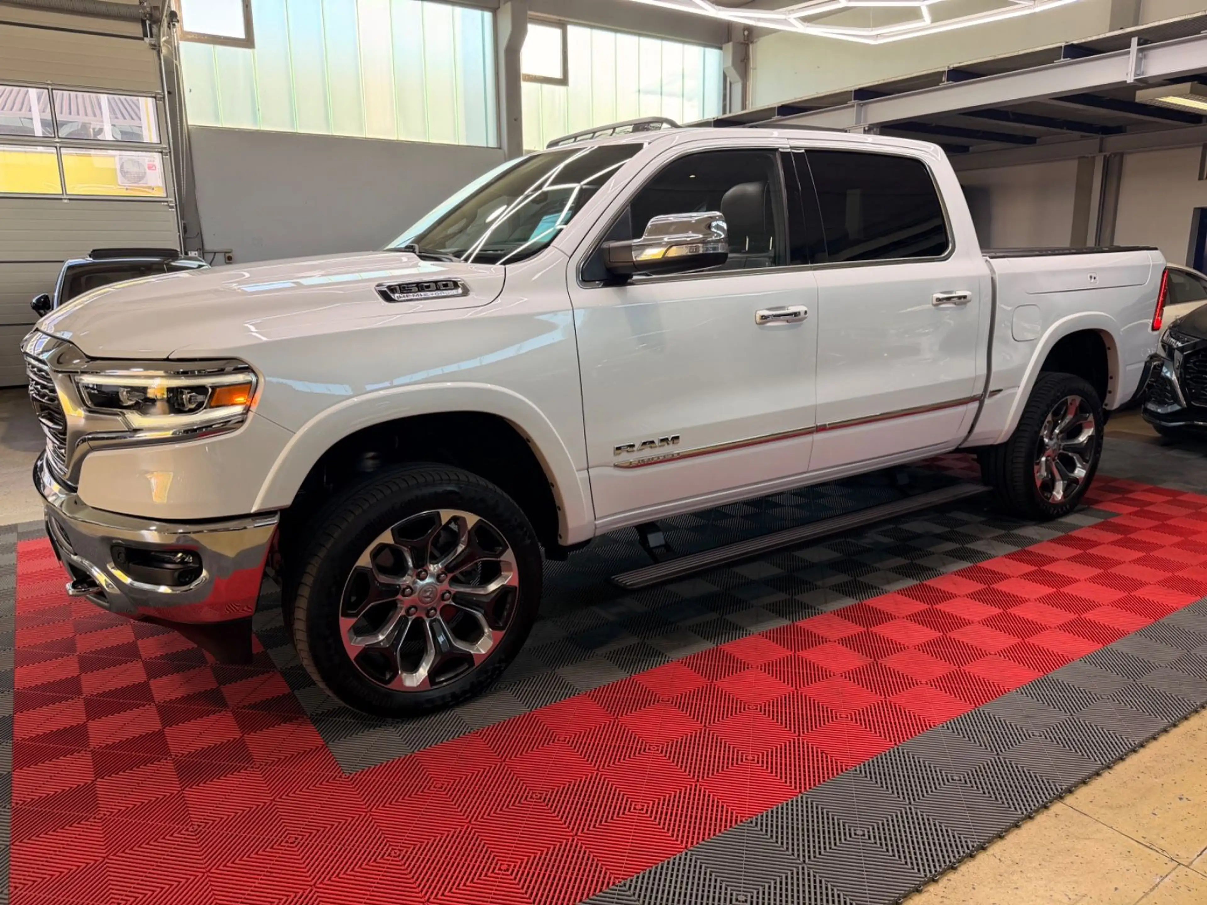 Dodge RAM 1500 5.7 4X4 LIMITED LPG Pano HUD RAM-BOX — photo 5