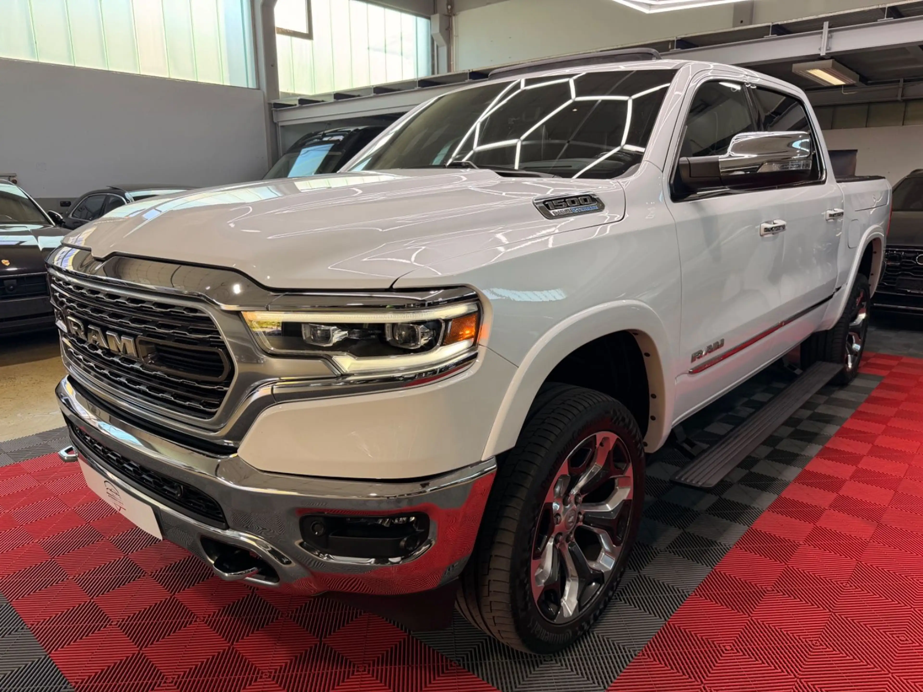 Dodge RAM 1500 5.7 4X4 LIMITED LPG Pano HUD RAM-BOX — photo 6