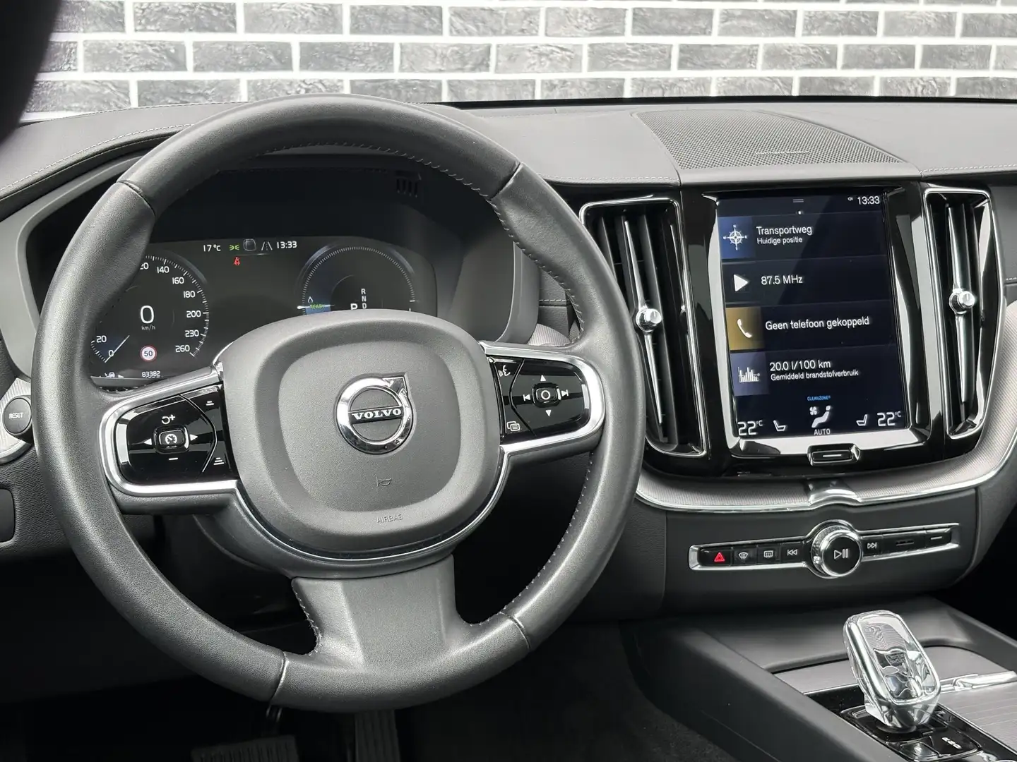 Volvo XC60 2.0 T8 Twin Engine AWD Inscription | Adaptieve Cru Grijs - 2