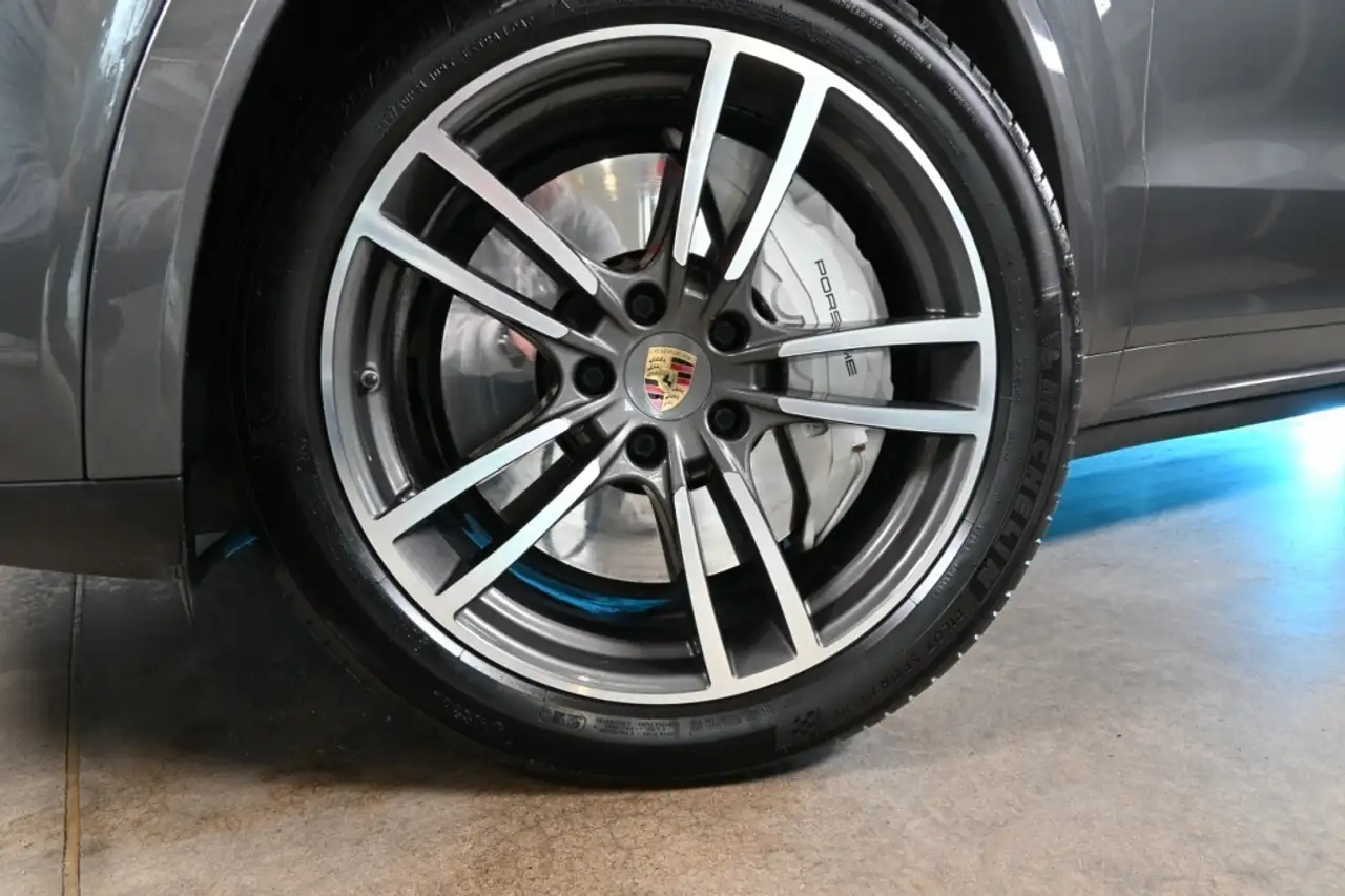 Porsche Cayenne снимка Porsche Cayenne
