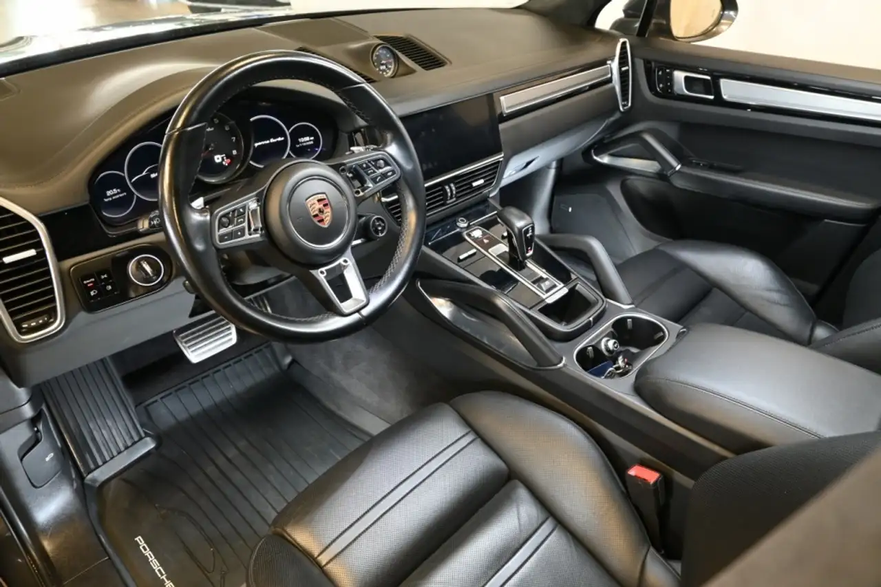 Porsche Cayenne снимка Porsche Cayenne