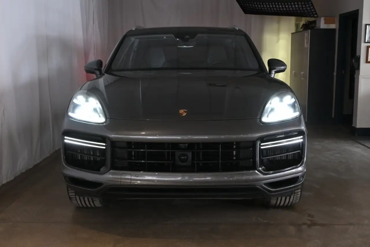 Porsche Cayenne снимка Porsche Cayenne
