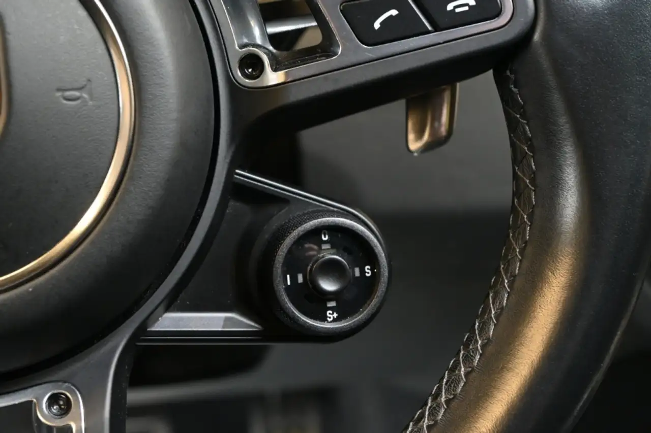 Porsche Cayenne снимка Porsche Cayenne