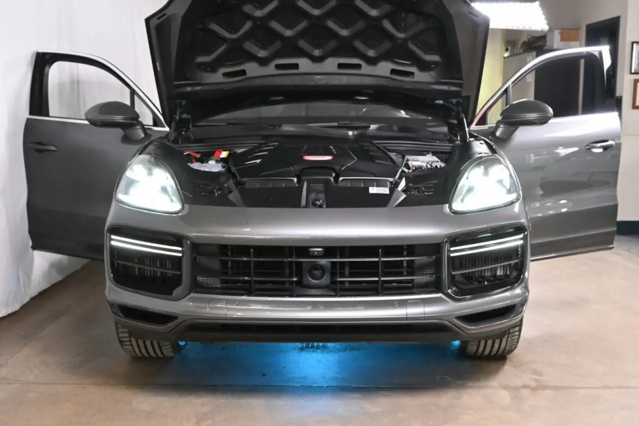 Porsche Cayenne снимка Porsche Cayenne