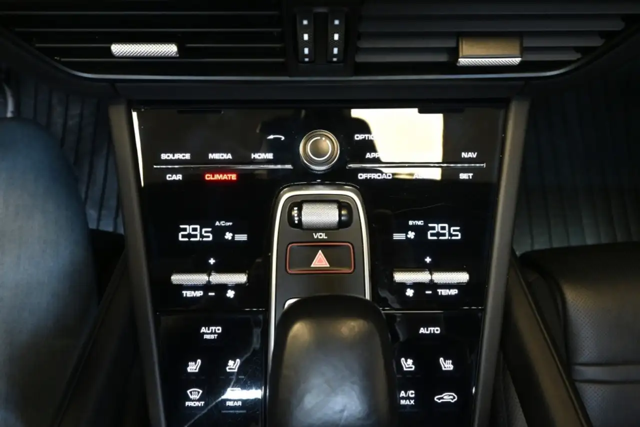 Porsche Cayenne снимка Porsche Cayenne