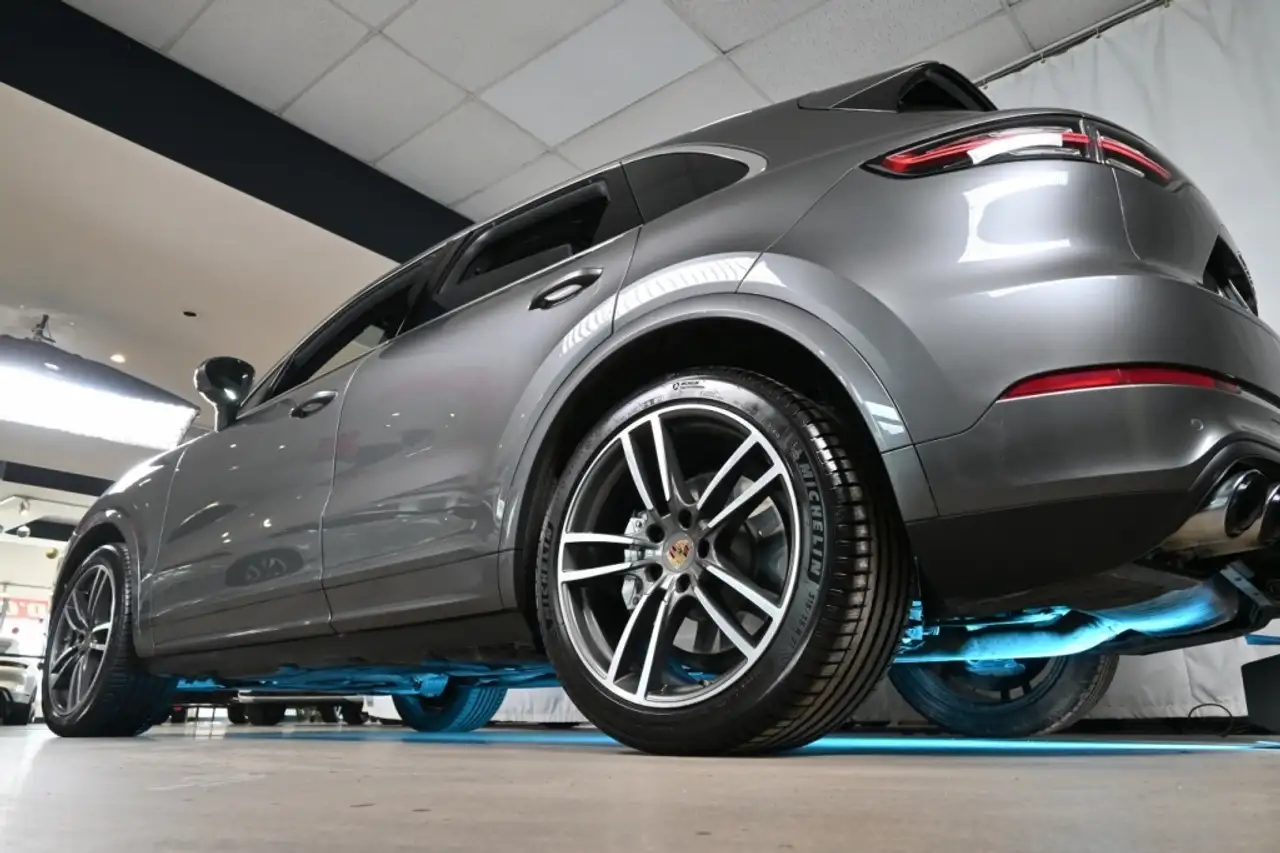 Porsche Cayenne снимка Porsche Cayenne
