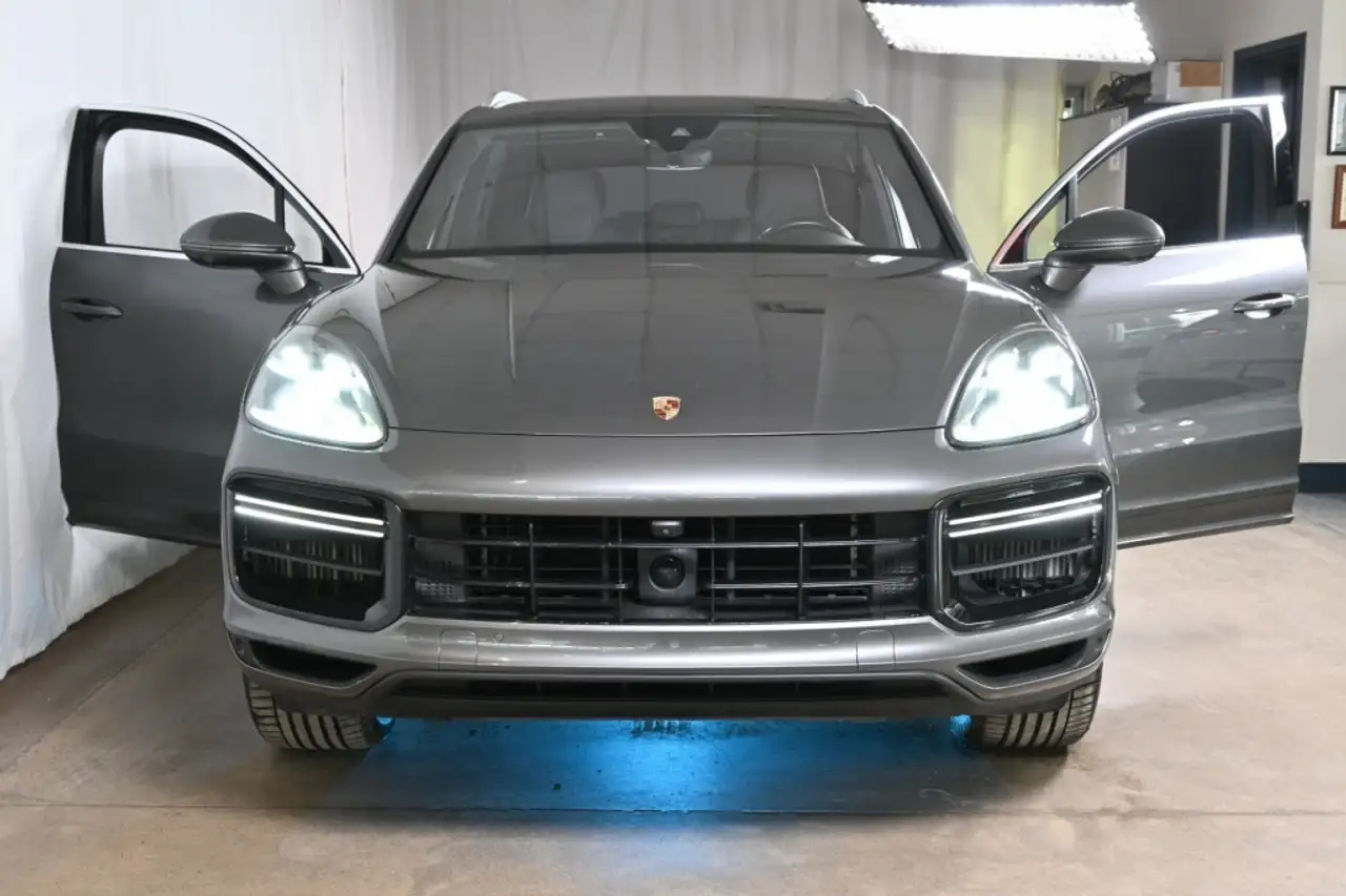 Porsche Cayenne снимка Porsche Cayenne