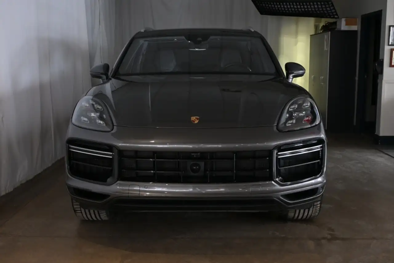 Porsche Cayenne снимка Porsche Cayenne