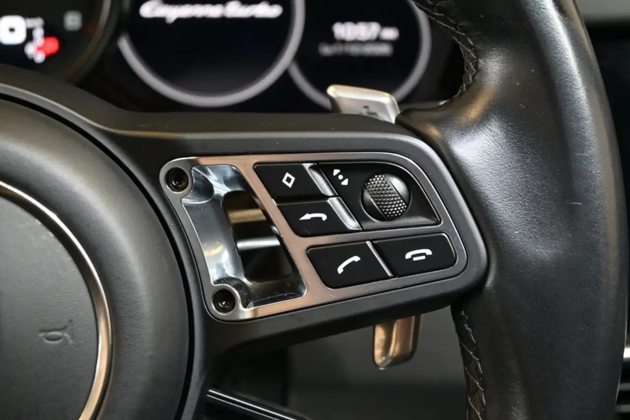 Porsche Cayenne снимка Porsche Cayenne