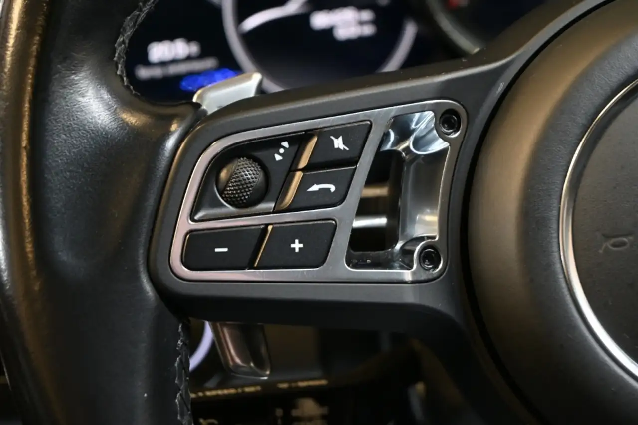 Porsche Cayenne снимка Porsche Cayenne