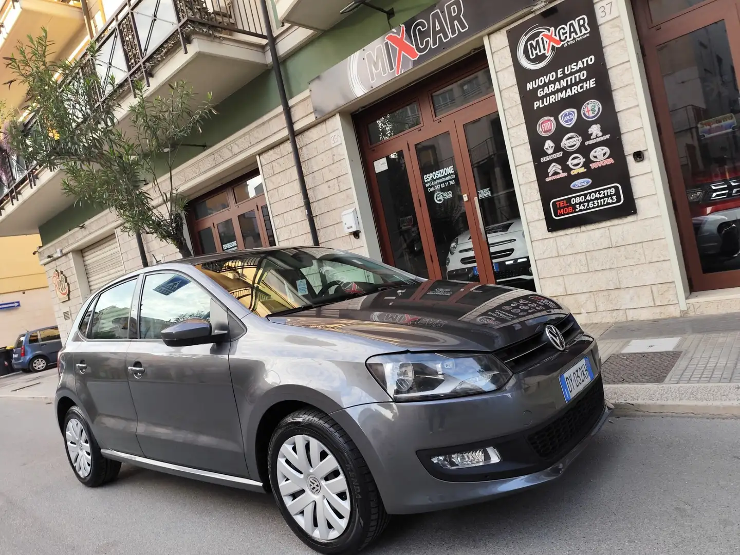 Volkswagen Polo 1.2 BENZINA 69CV 5 PORTE Grigio - 1