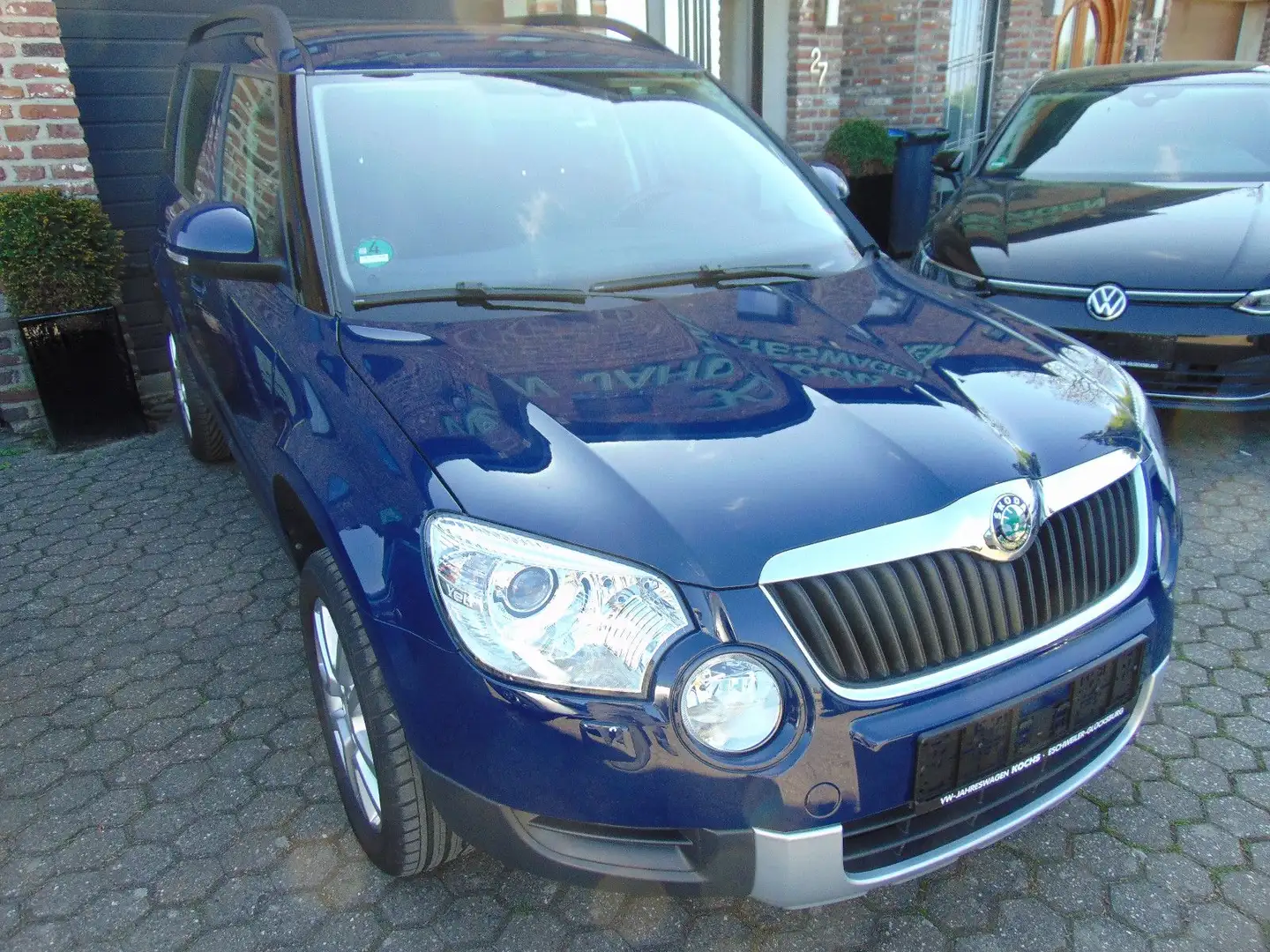 Skoda Yeti 1.2 TSI DSG Ambition Plus Edition Blau - 2