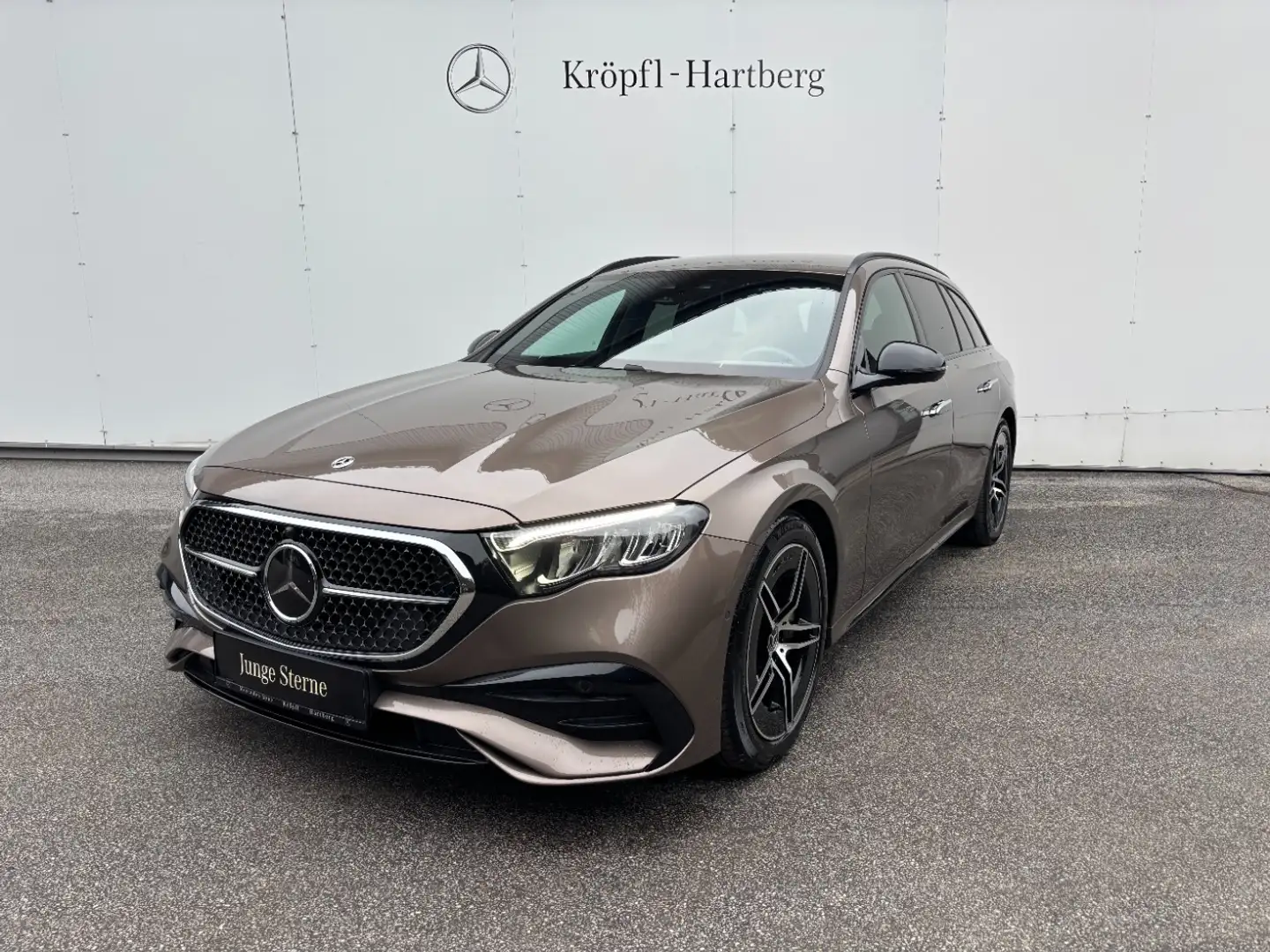 Mercedes-Benz E 300 de 4MATIC T-Modell EQ AMG Night FAP MBUX Braun - 2