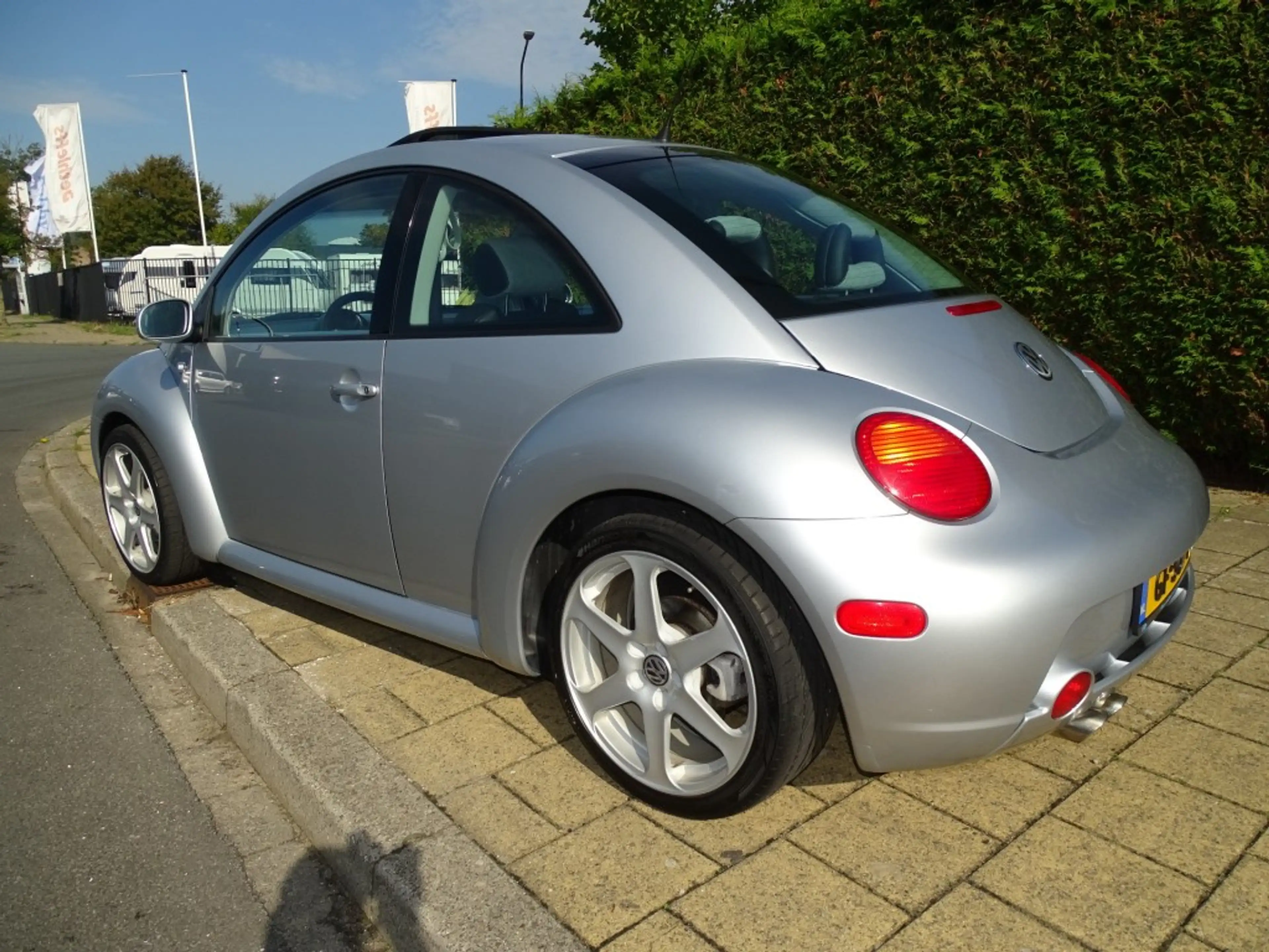 Volkswagen New Beetle 2.3 V5 HIGHLINE P  170 PK - Youngtimer - Uniek 1/5 — photo 5