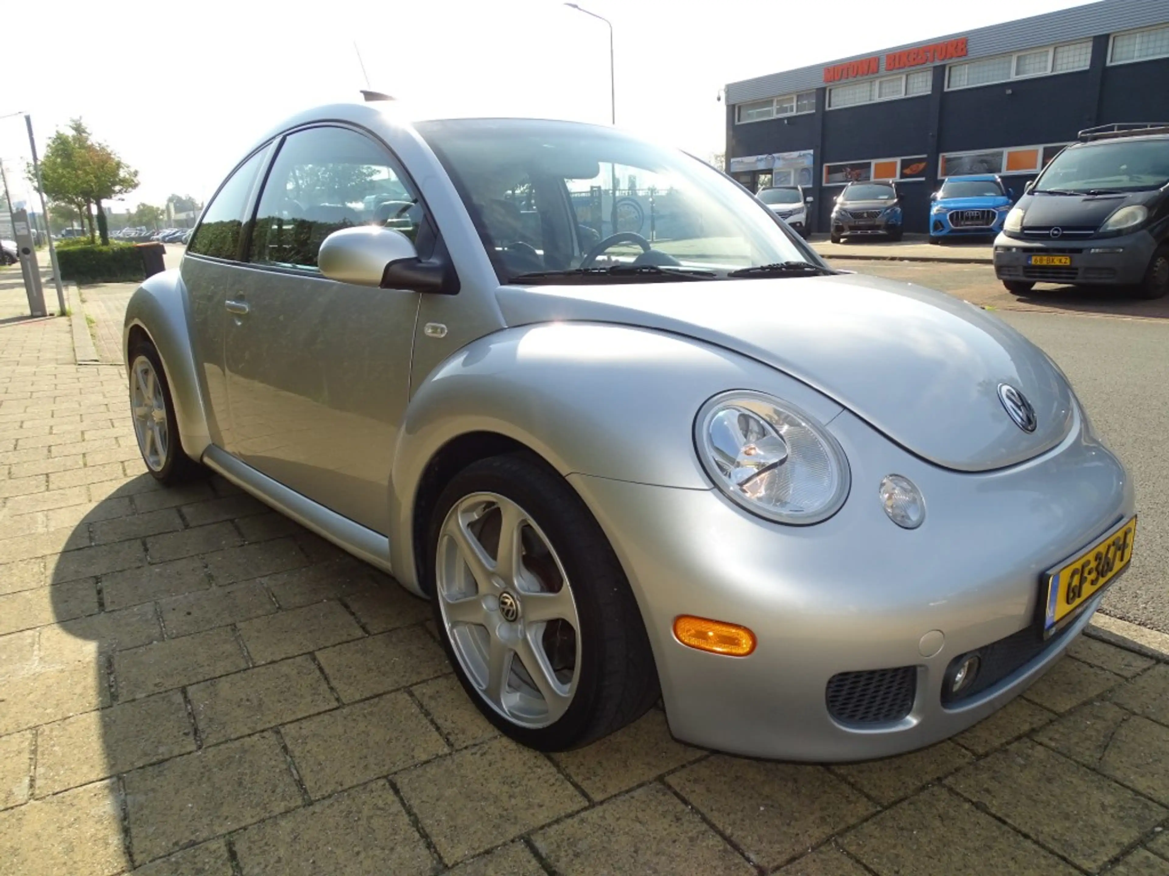 Volkswagen New Beetle 2.3 V5 HIGHLINE P  170 PK - Youngtimer - Uniek 1/5 — photo 3