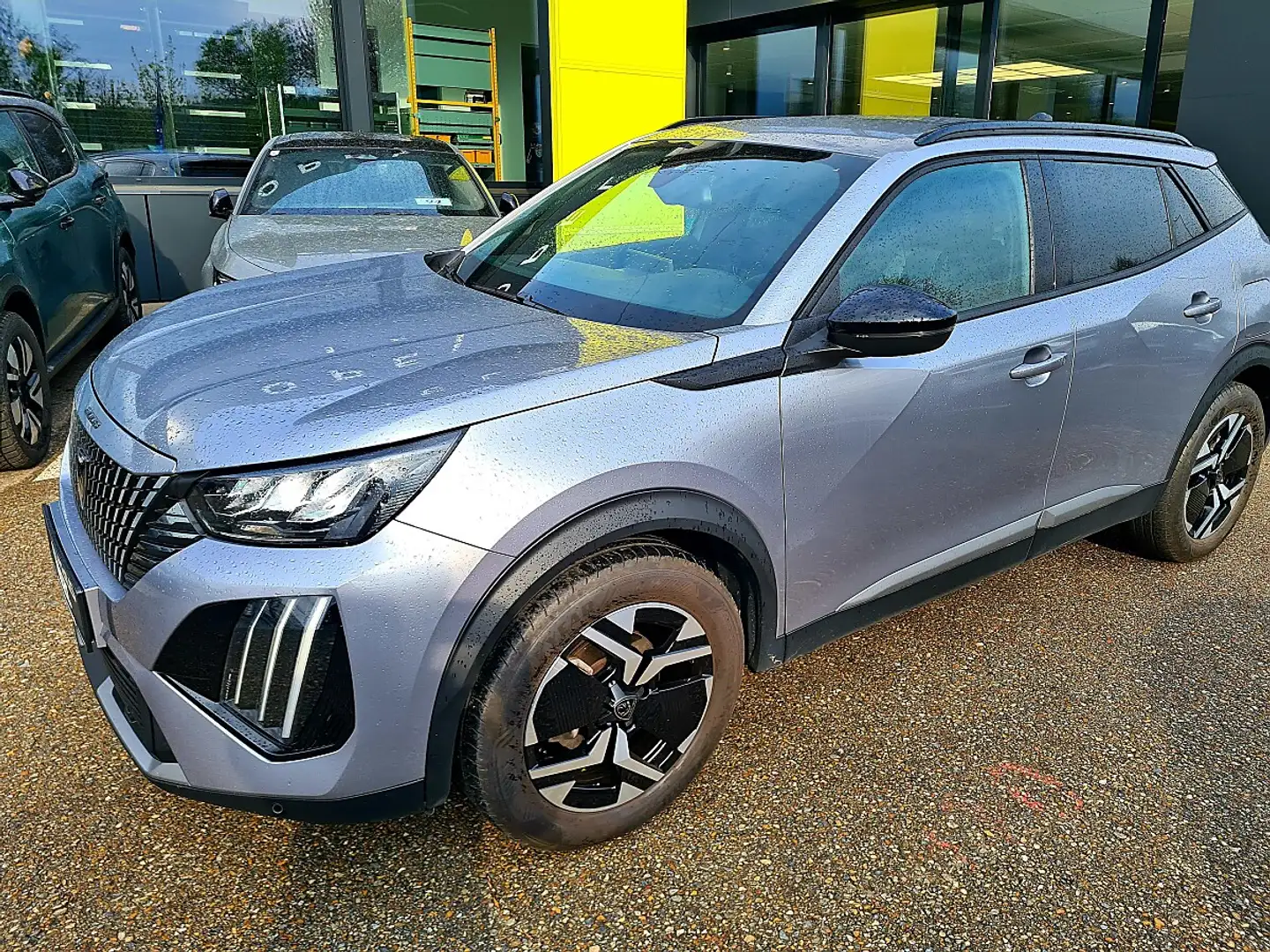 Peugeot 2008 Benzin 100 S&S Allure 6-Gang-Manuell Grau - 2