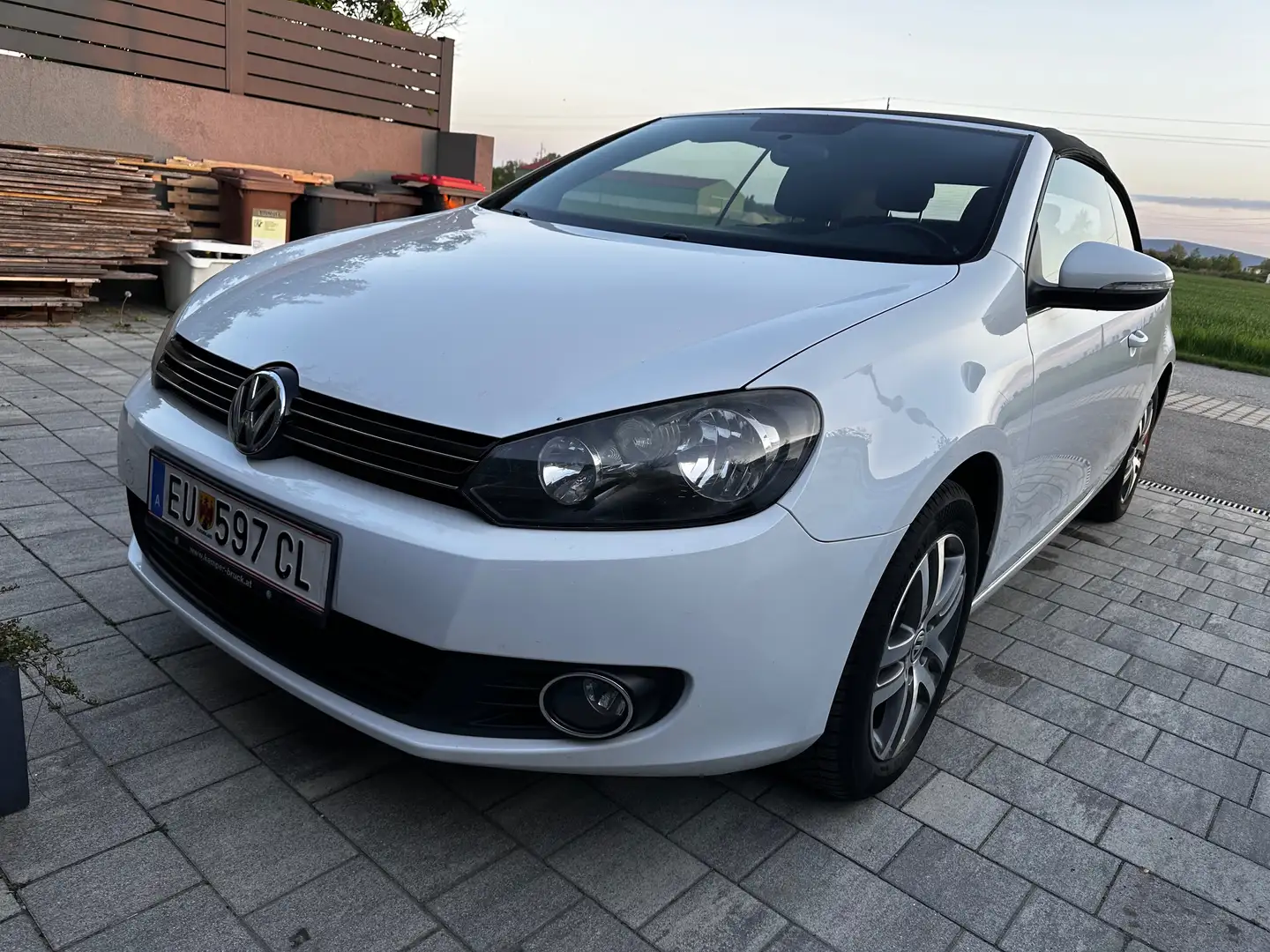 Volkswagen Golf Cabriolet Cabrio BMT 1,6 TDI DPF Weiß - 1