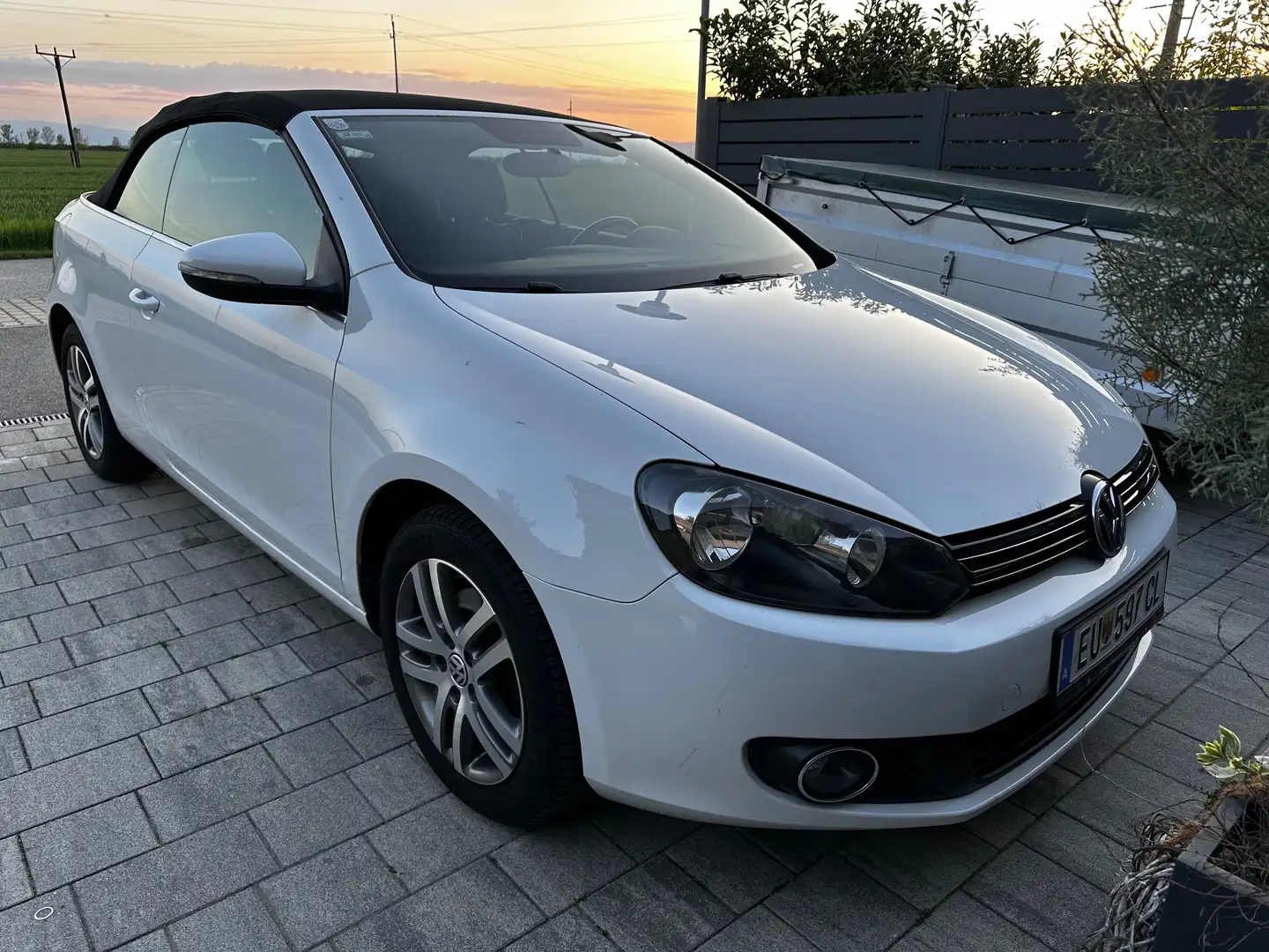 Volkswagen Golf Cabriolet Cabrio BMT 1,6 TDI DPF Weiß - 2